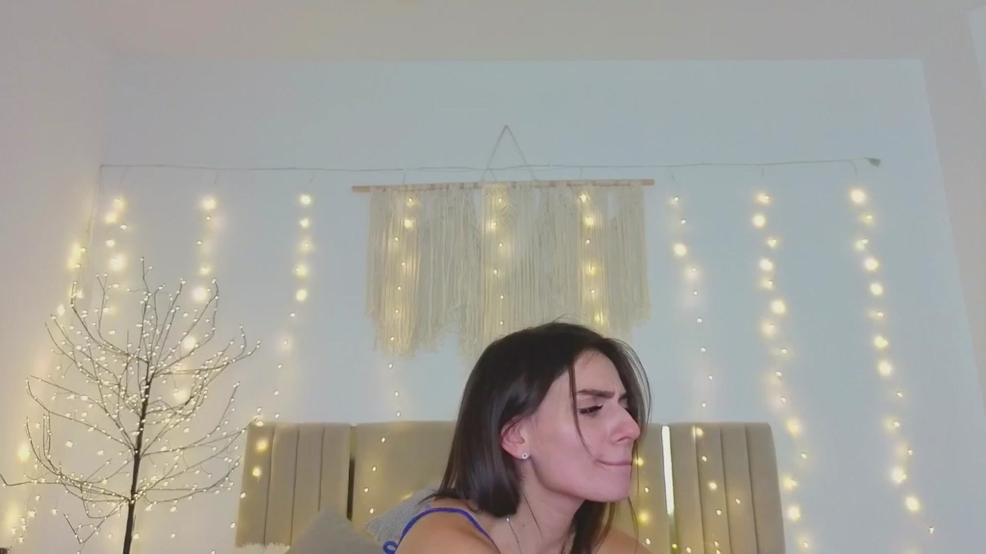 Gallery image thumbnail from M1ss_arina's myfreecams stream on, 12/14/2025, 01:04 image 17 of 20