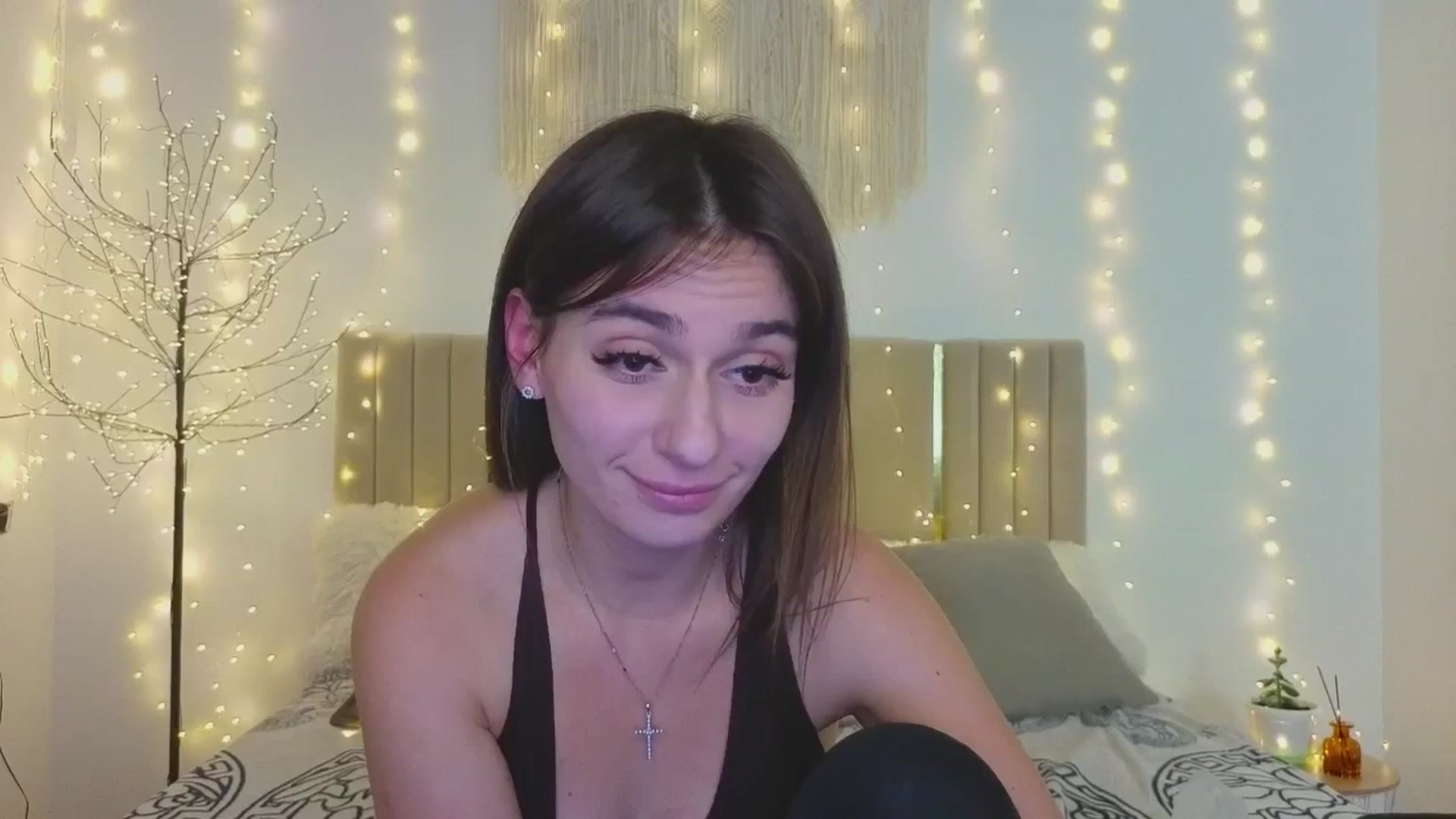 Gallery image thumbnail from M1ss_arina's myfreecams stream on, 12/18/2025, 01:05 image 3 of 20