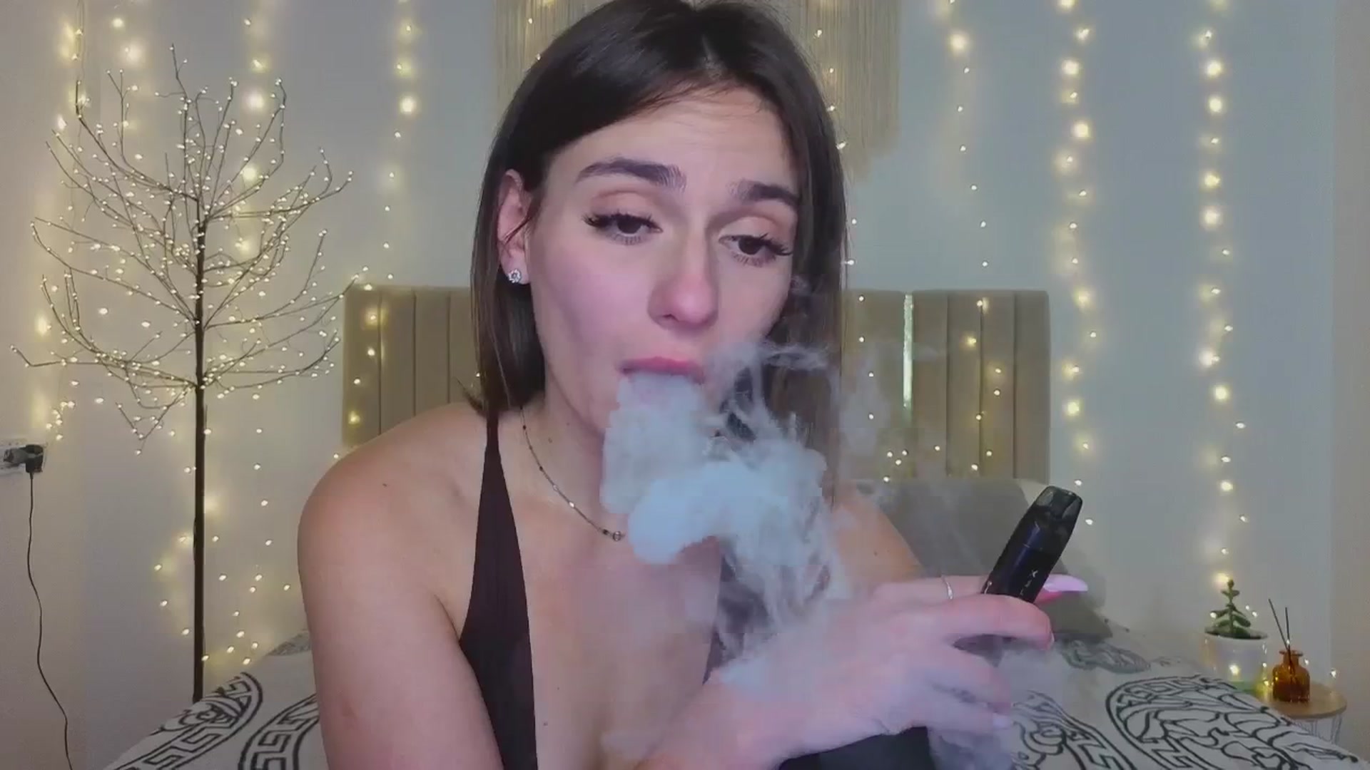 Gallery image thumbnail from M1ss_arina's myfreecams stream on, 12/18/2025, 01:05 image 12 of 20