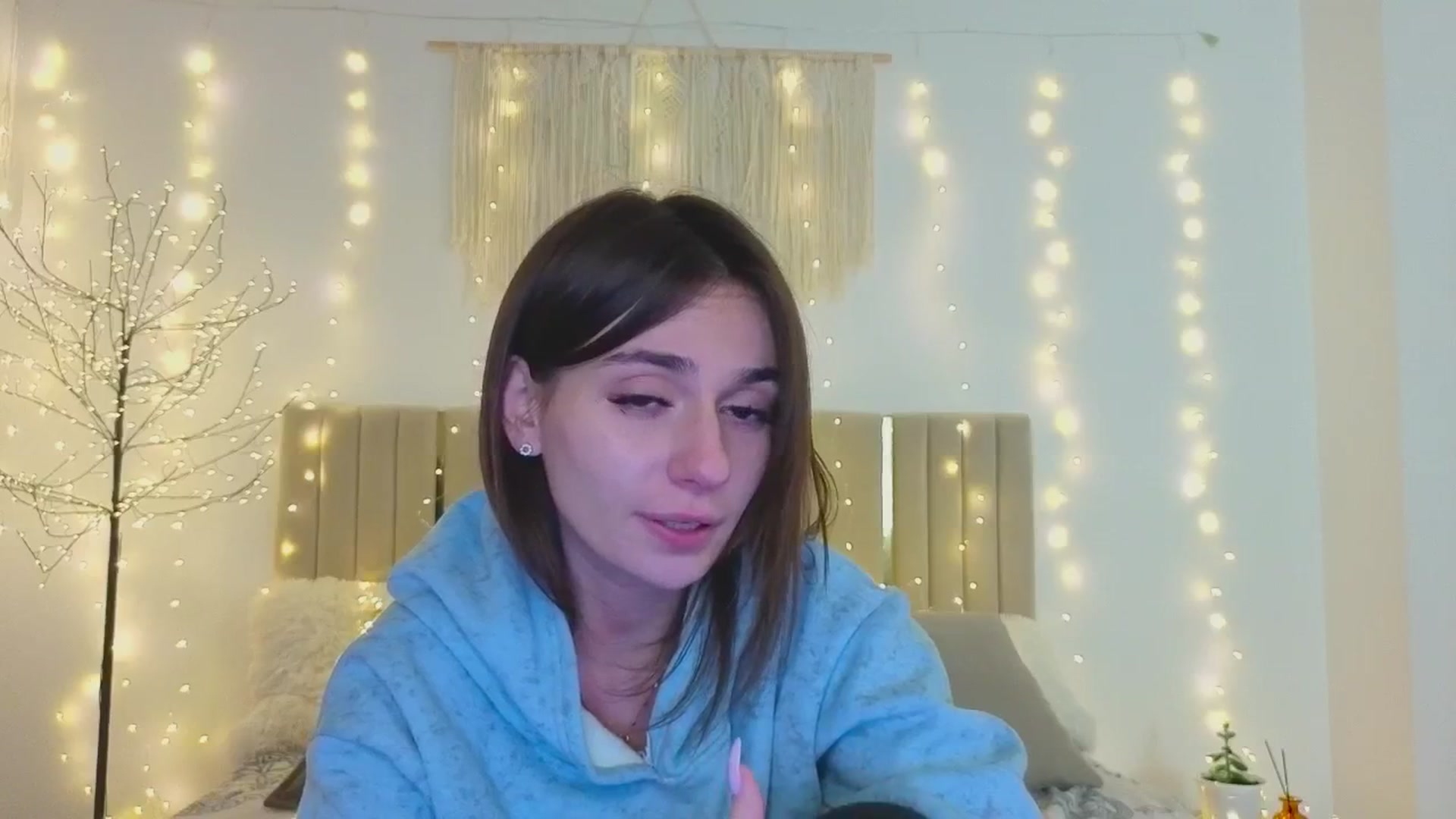 Gallery image thumbnail from M1ss_arina's myfreecams stream on, 12/18/2025, 04:37 image 10 of 20