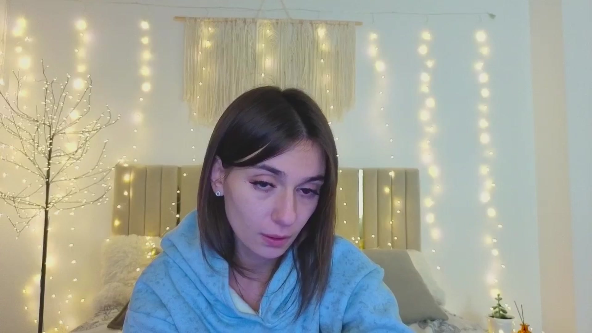Gallery image thumbnail from M1ss_arina's myfreecams stream on, 12/18/2025, 04:37 image 12 of 20