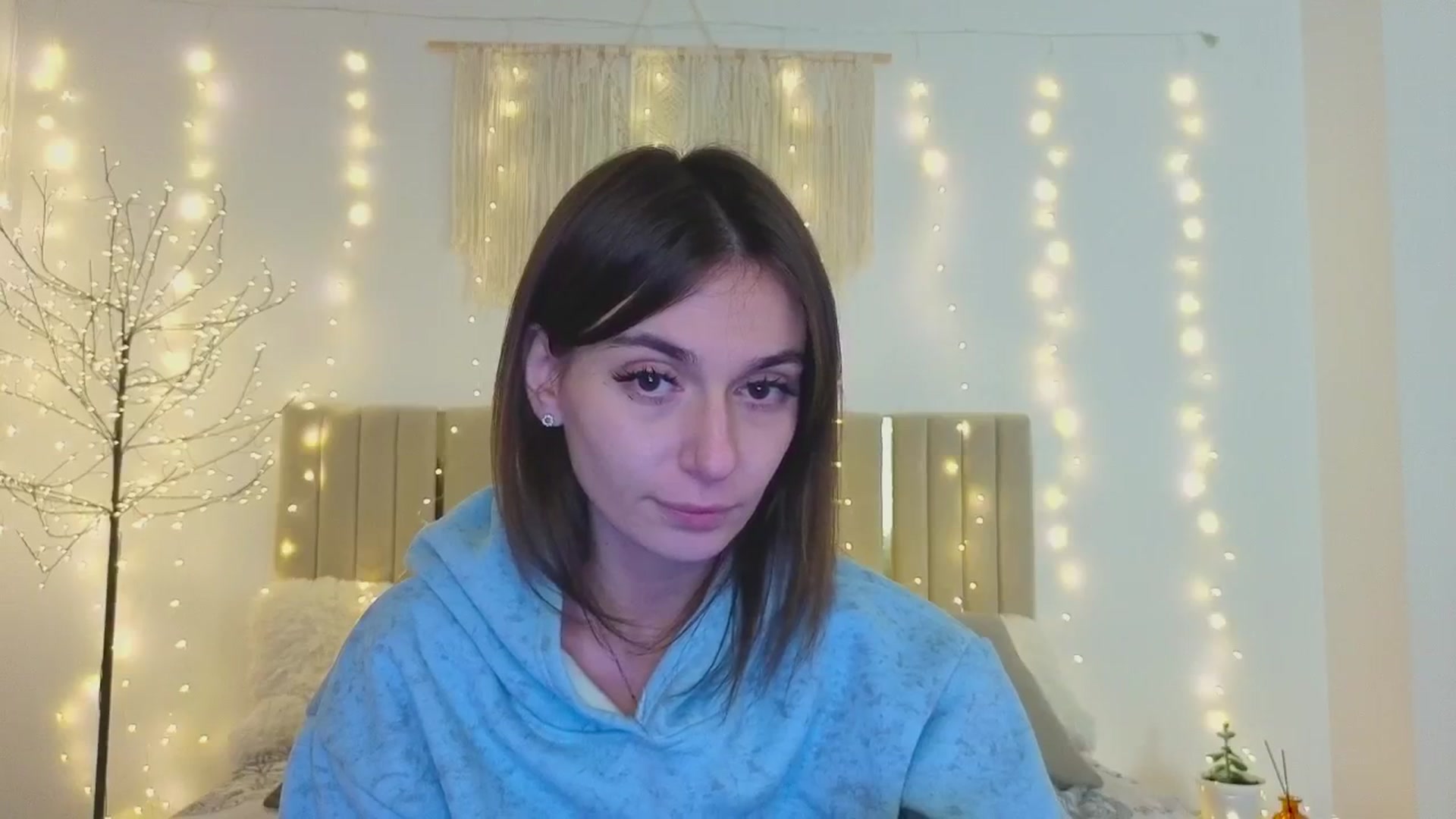 Gallery image thumbnail from M1ss_arina's myfreecams stream on, 12/18/2025, 04:37 image 11 of 20