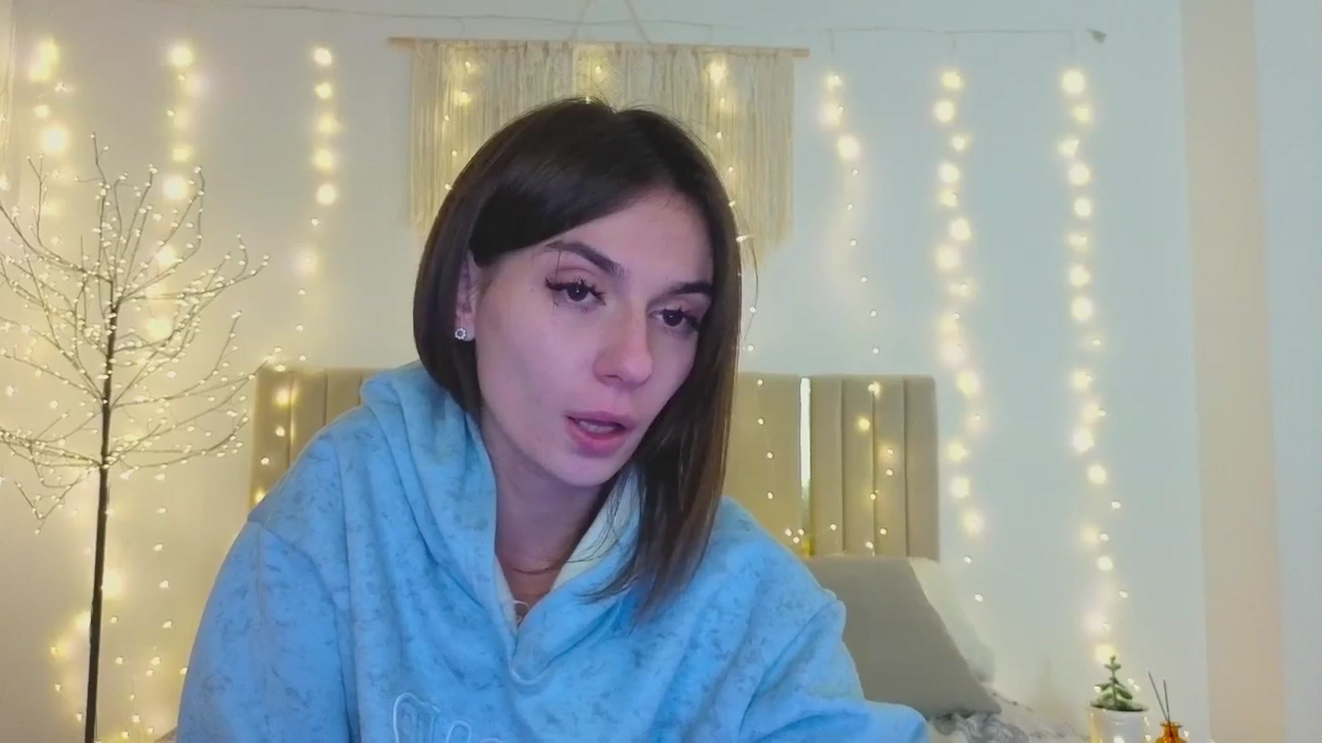 Gallery image thumbnail from M1ss_arina's myfreecams stream on, 12/18/2025, 04:37 image 9 of 20