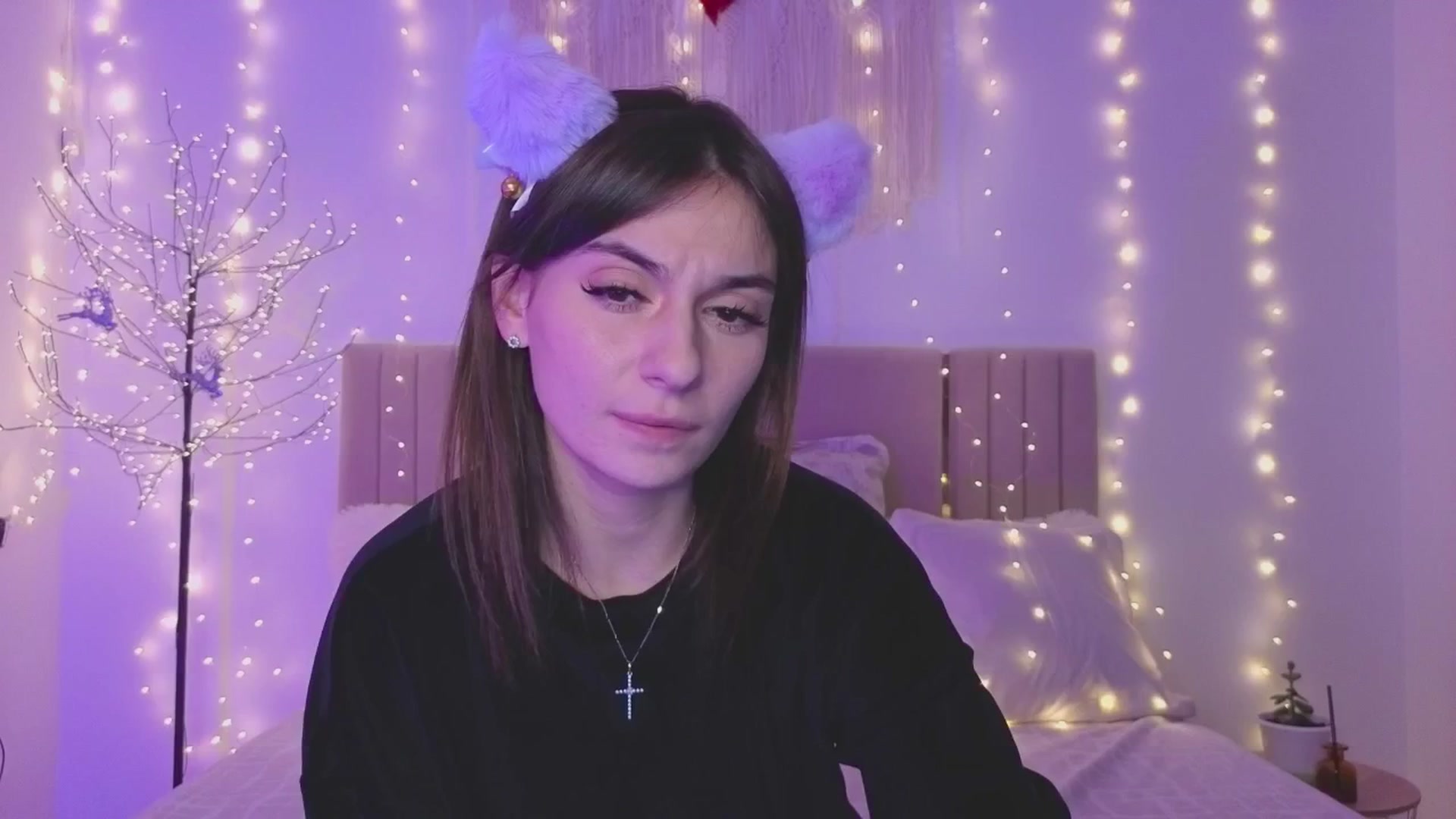 Gallery image thumbnail from M1ss_arina's myfreecams stream on, 12/19/2025, 23:48 image 8 of 20
