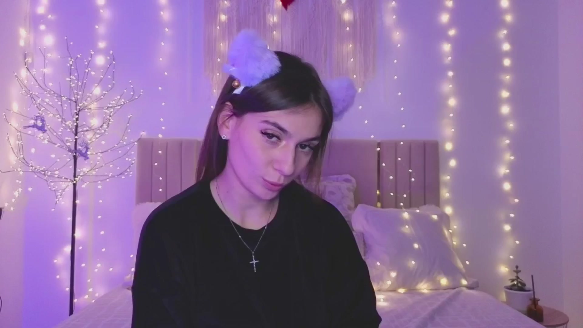 Gallery image thumbnail from M1ss_arina's myfreecams stream on, 12/19/2025, 23:48 image 13 of 20