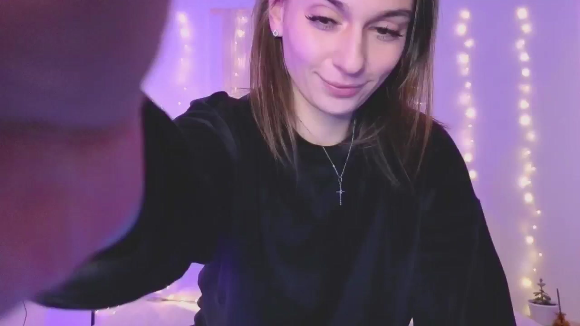 Gallery image thumbnail from M1ss_arina's myfreecams stream on, 12/19/2025, 23:48 image 17 of 20