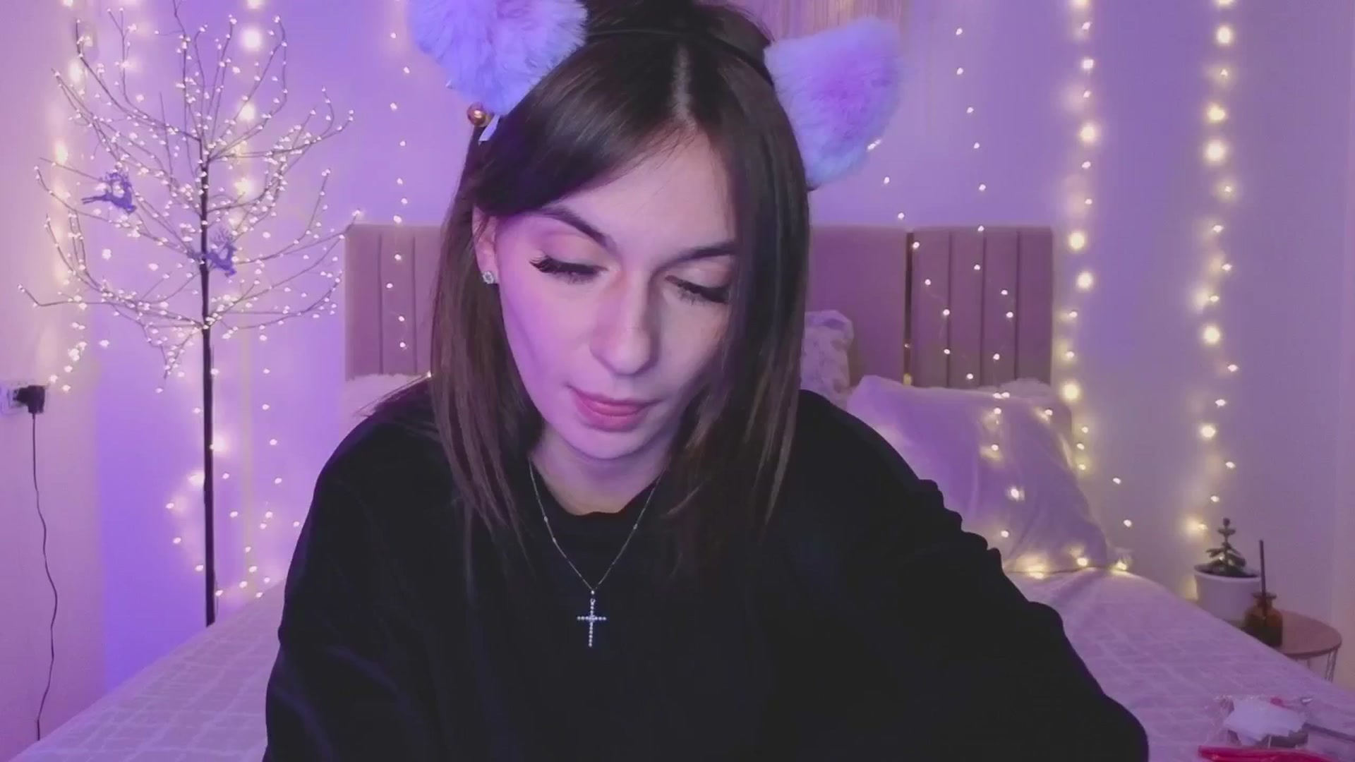Gallery image thumbnail from M1ss_arina's myfreecams stream on, 12/19/2025, 23:48 image 20 of 20