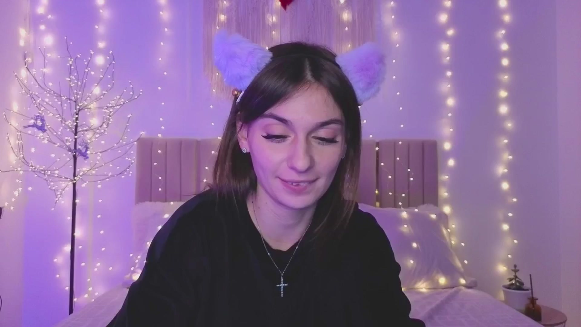 Gallery image thumbnail from M1ss_arina's myfreecams stream on, 12/19/2025, 23:48 image 12 of 20