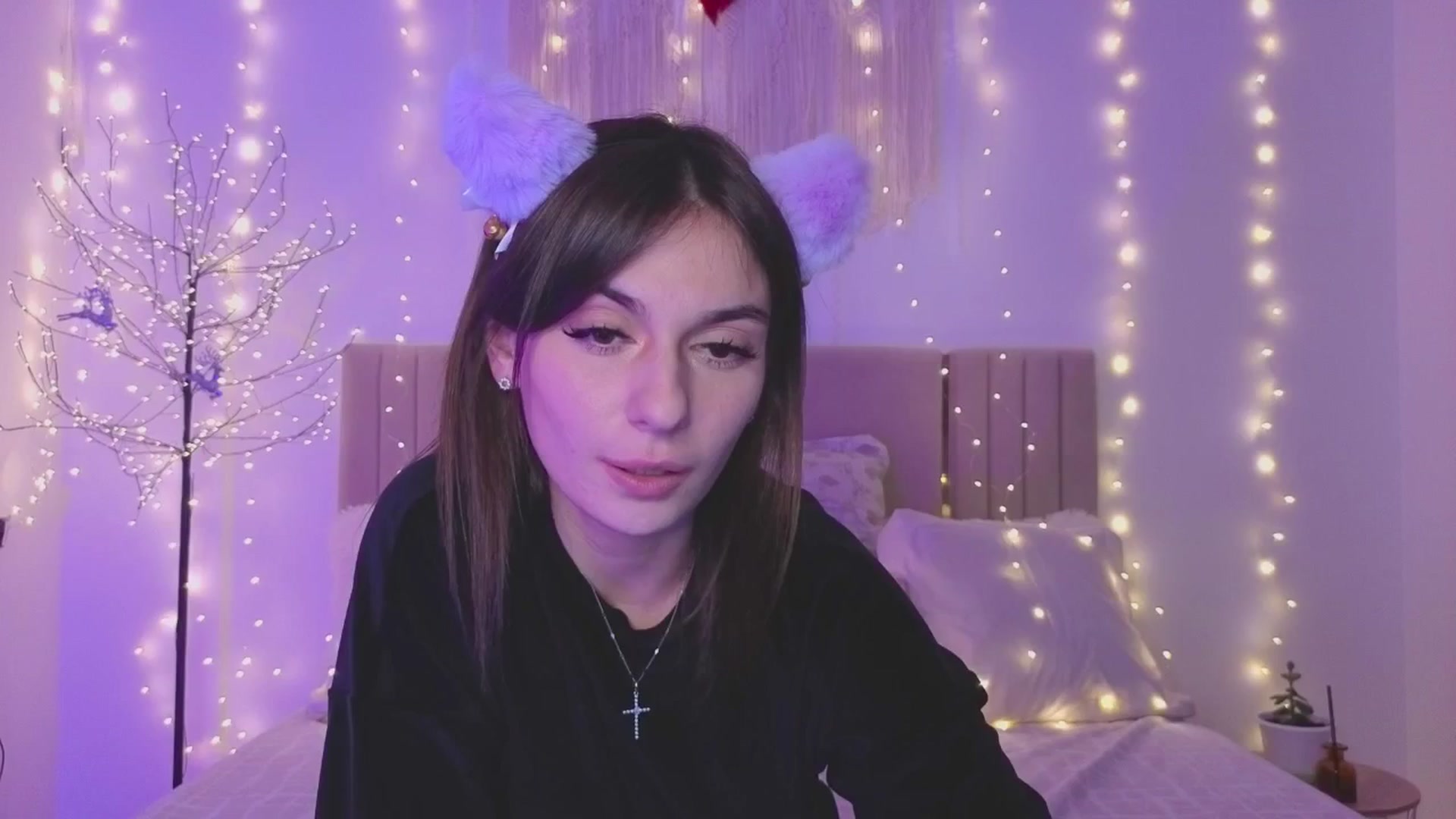 Gallery image thumbnail from M1ss_arina's myfreecams stream on, 12/19/2025, 23:48 image 7 of 20