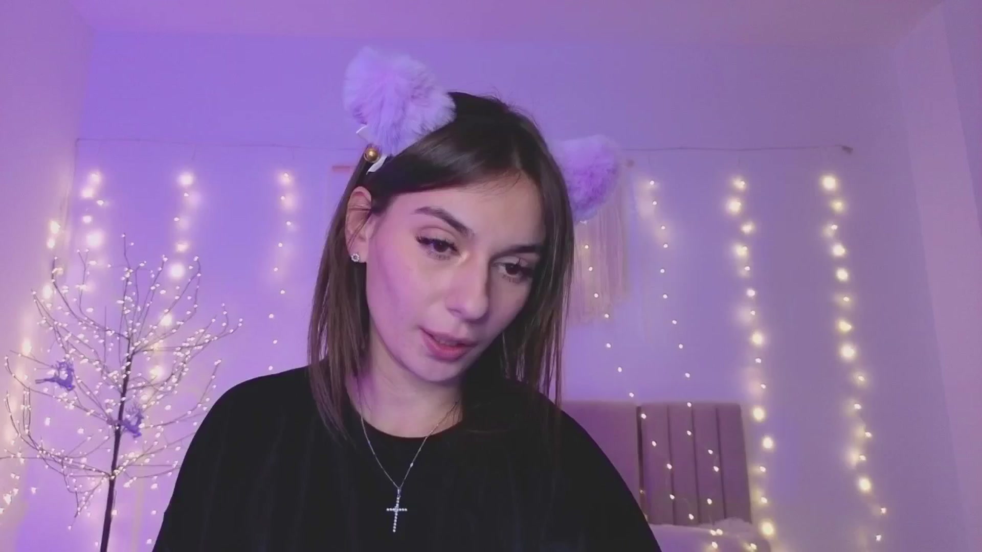 Gallery image thumbnail from M1ss_arina's myfreecams stream on, 12/20/2025, 01:03 image 2 of 20