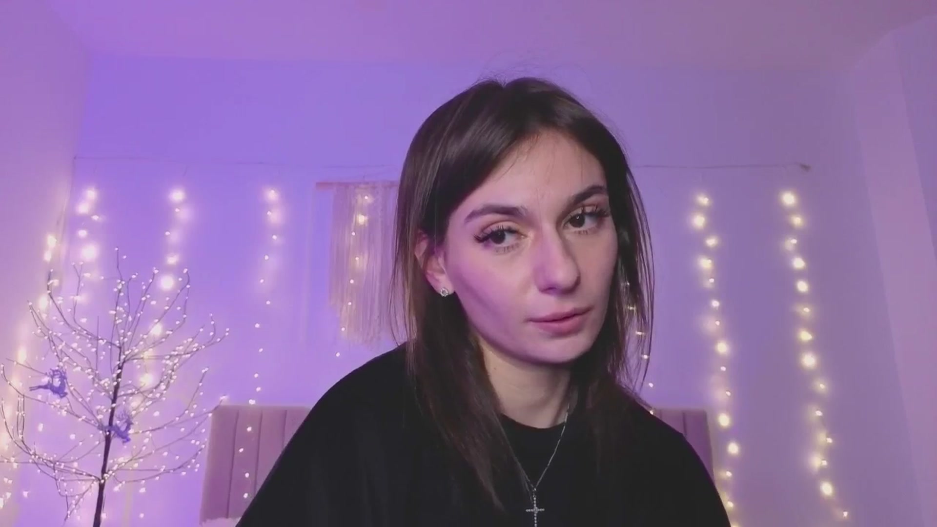 Gallery image thumbnail from M1ss_arina's myfreecams stream on, 12/20/2025, 01:03 image 14 of 20