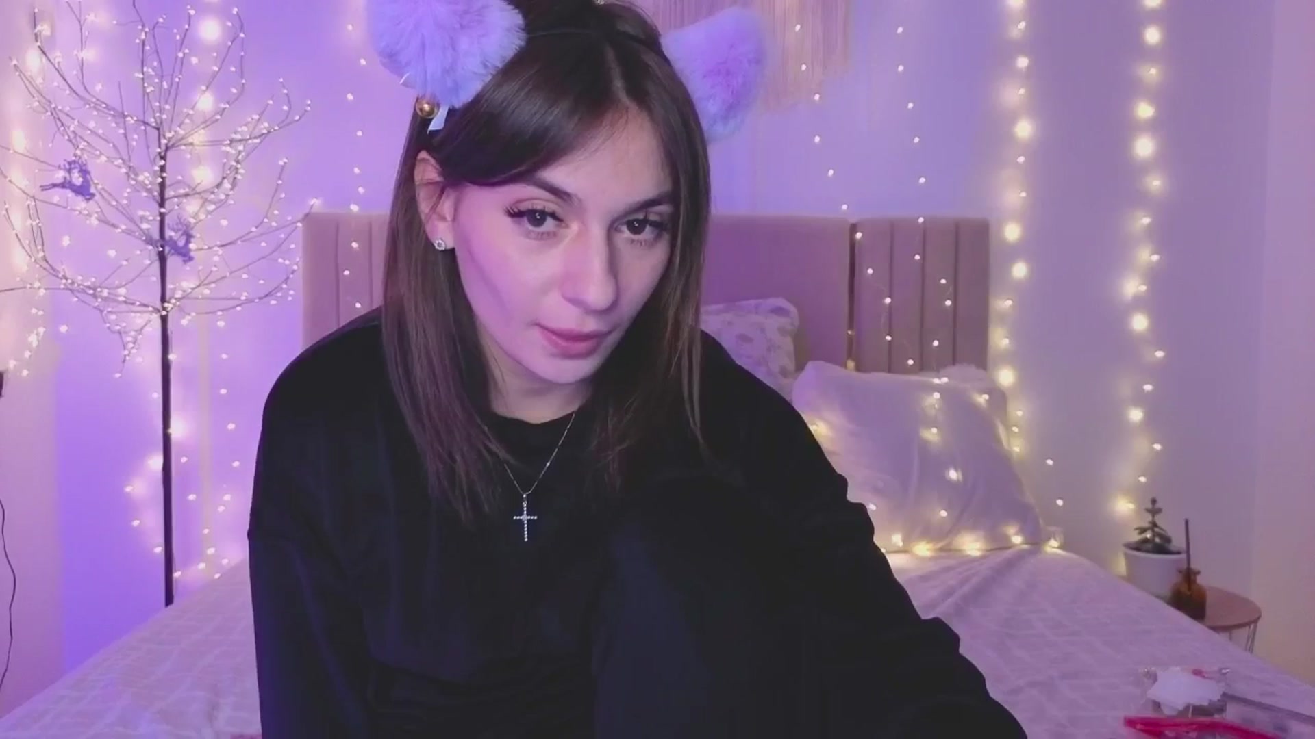 Gallery image thumbnail from M1ss_arina's myfreecams stream on, 12/20/2025, 01:03 image 4 of 20
