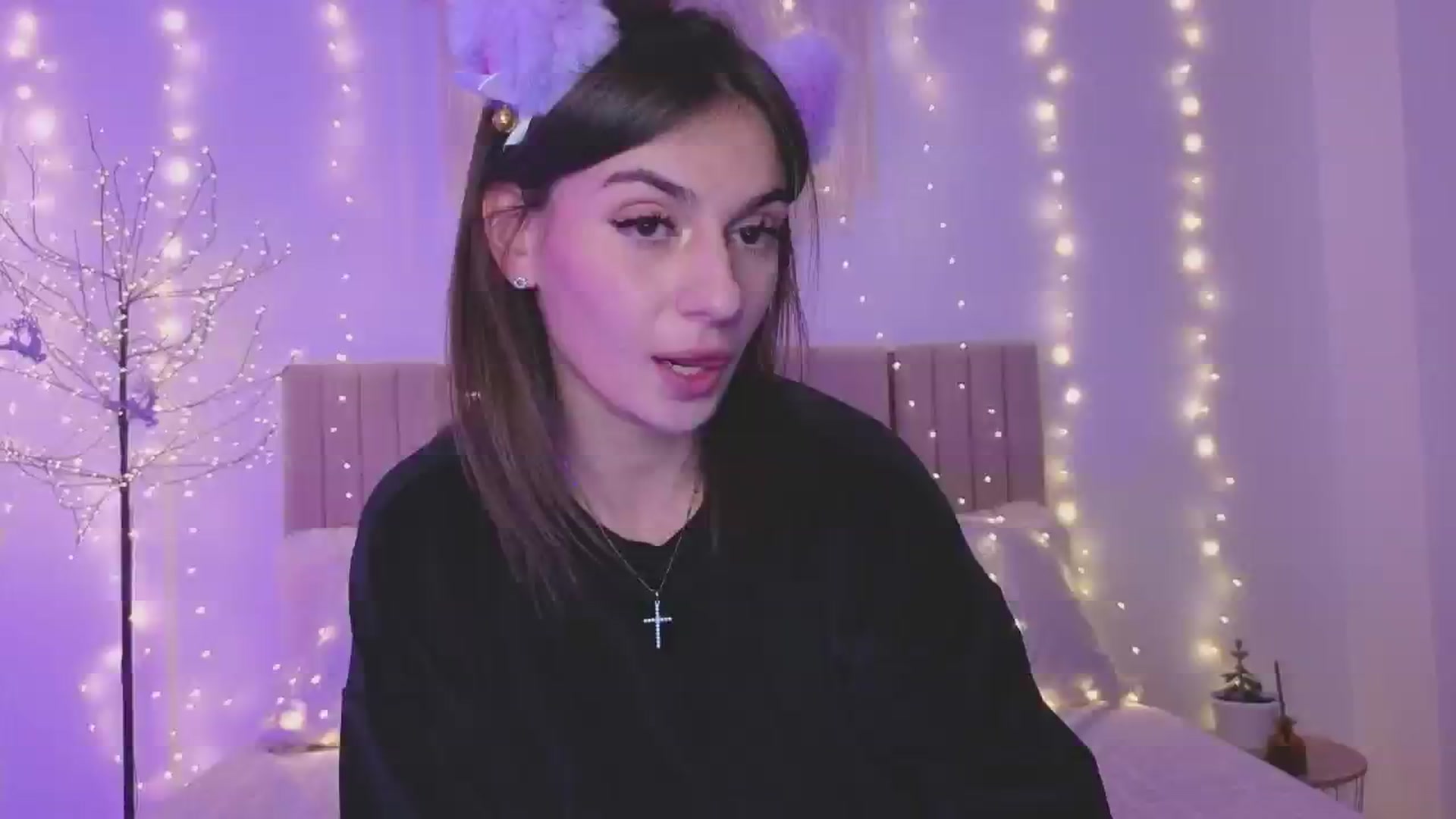 Gallery image thumbnail from M1ss_arina's myfreecams stream on, 12/20/2025, 01:03 image 8 of 20