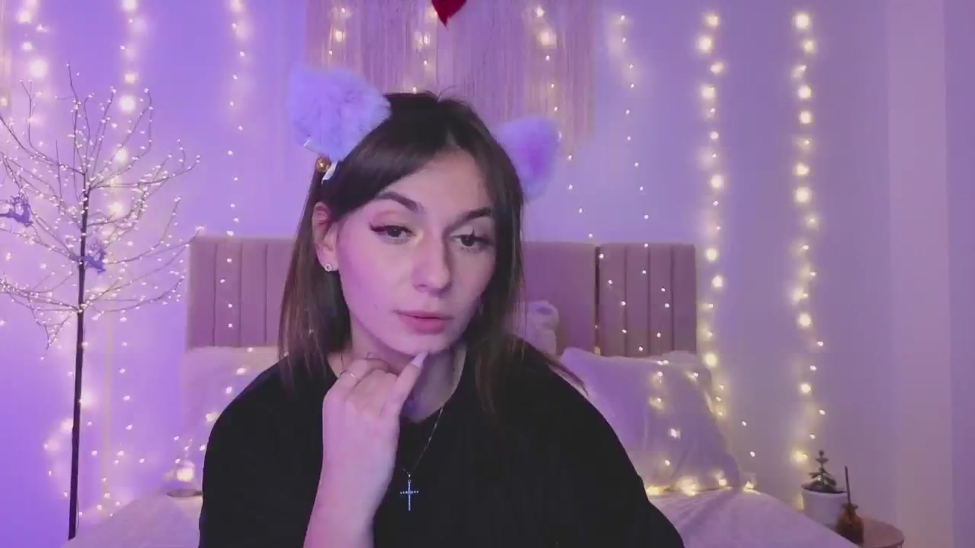 Gallery image thumbnail from M1ss_arina's myfreecams stream on, 12/20/2025, 01:03 image 10 of 20