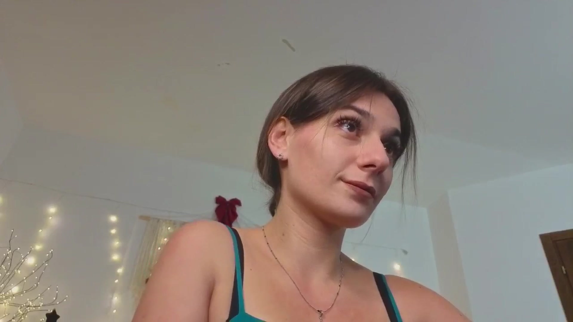 Gallery image thumbnail from M1ss_arina's myfreecams stream on, 12/21/2025, 01:36 image 6 of 20