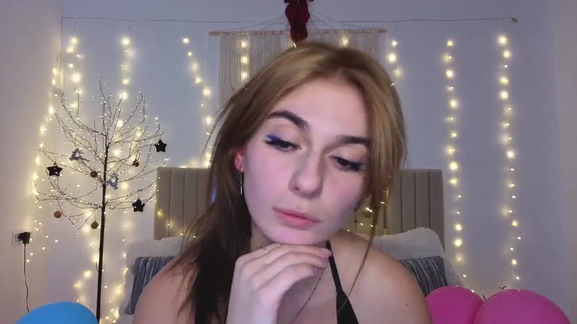 Gallery image thumbnail from M1ss_arina's myfreecams stream on, 01/04/2026, 24:24 image 18 of 20