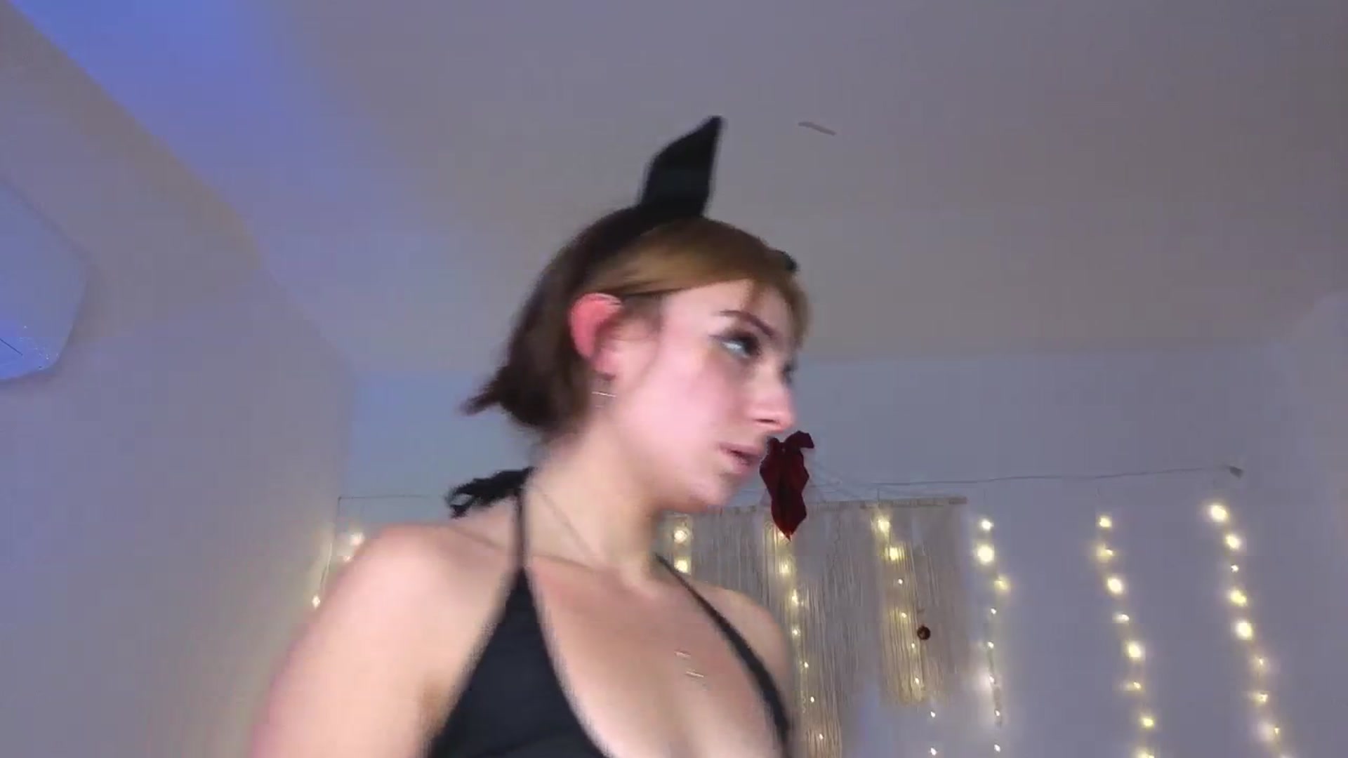 Gallery image thumbnail from M1ss_arina's myfreecams stream on, 01/04/2026, 24:24 image 14 of 20
