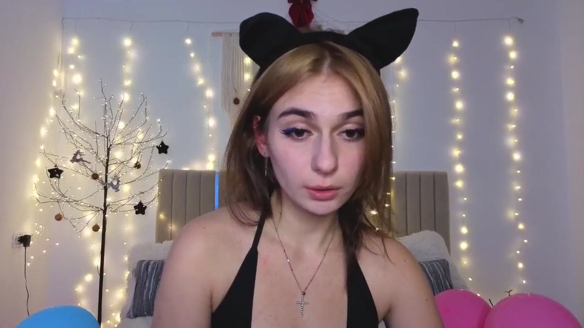 Gallery image thumbnail from M1ss_arina's myfreecams stream on, 01/04/2026, 24:24 image 16 of 20