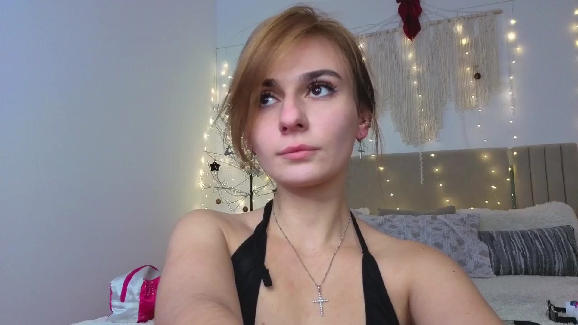 Gallery image thumbnail from M1ss_arina's myfreecams stream on, 01/04/2026, 01:33 image 11 of 20