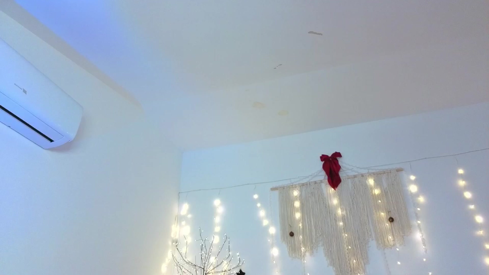 Gallery image thumbnail from M1ss_arina's myfreecams stream on, 01/04/2026, 01:33 image 19 of 20