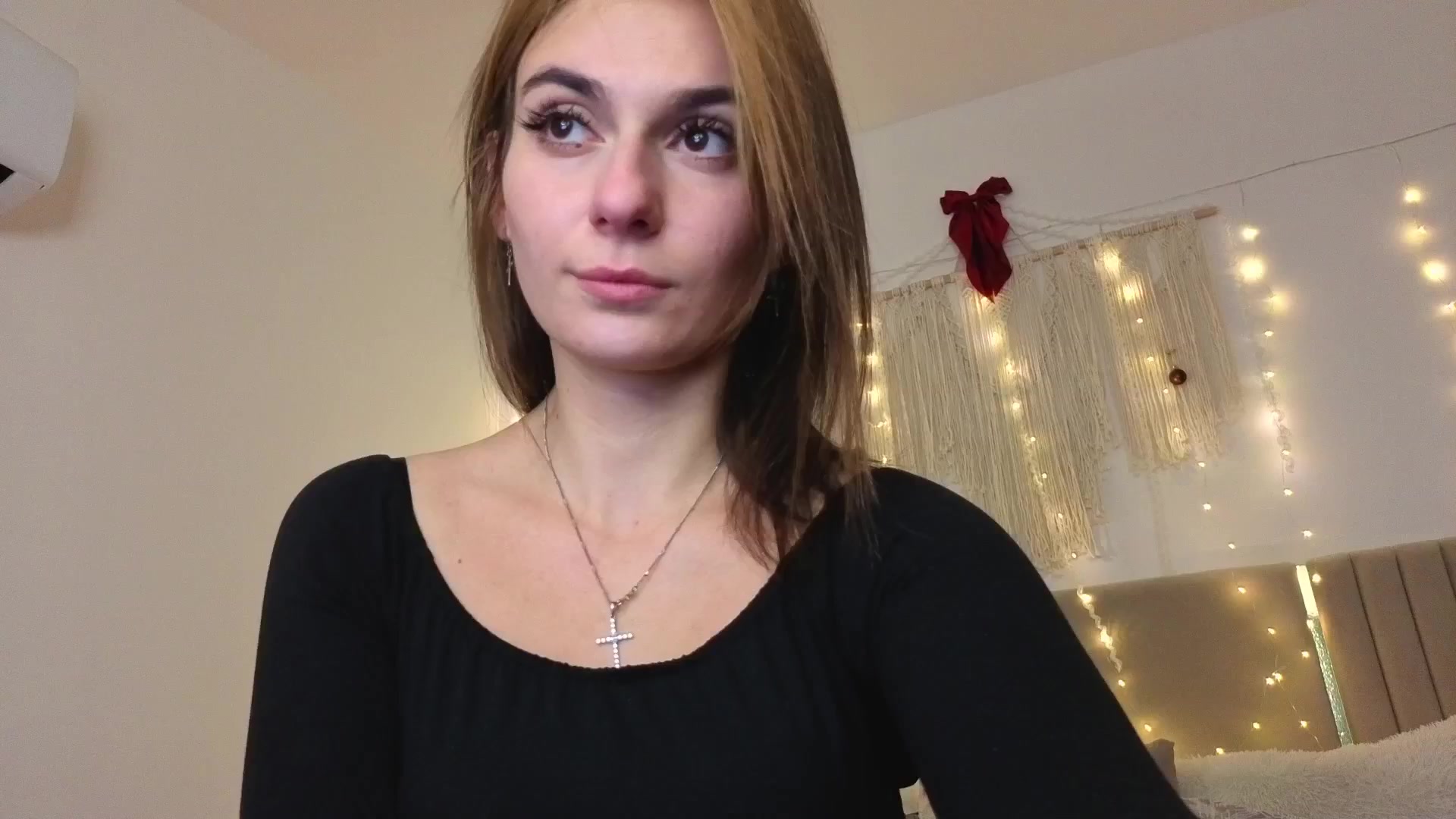 Gallery image thumbnail from M1ss_arina's myfreecams stream on, 01/05/2026, 24:02 image 4 of 20