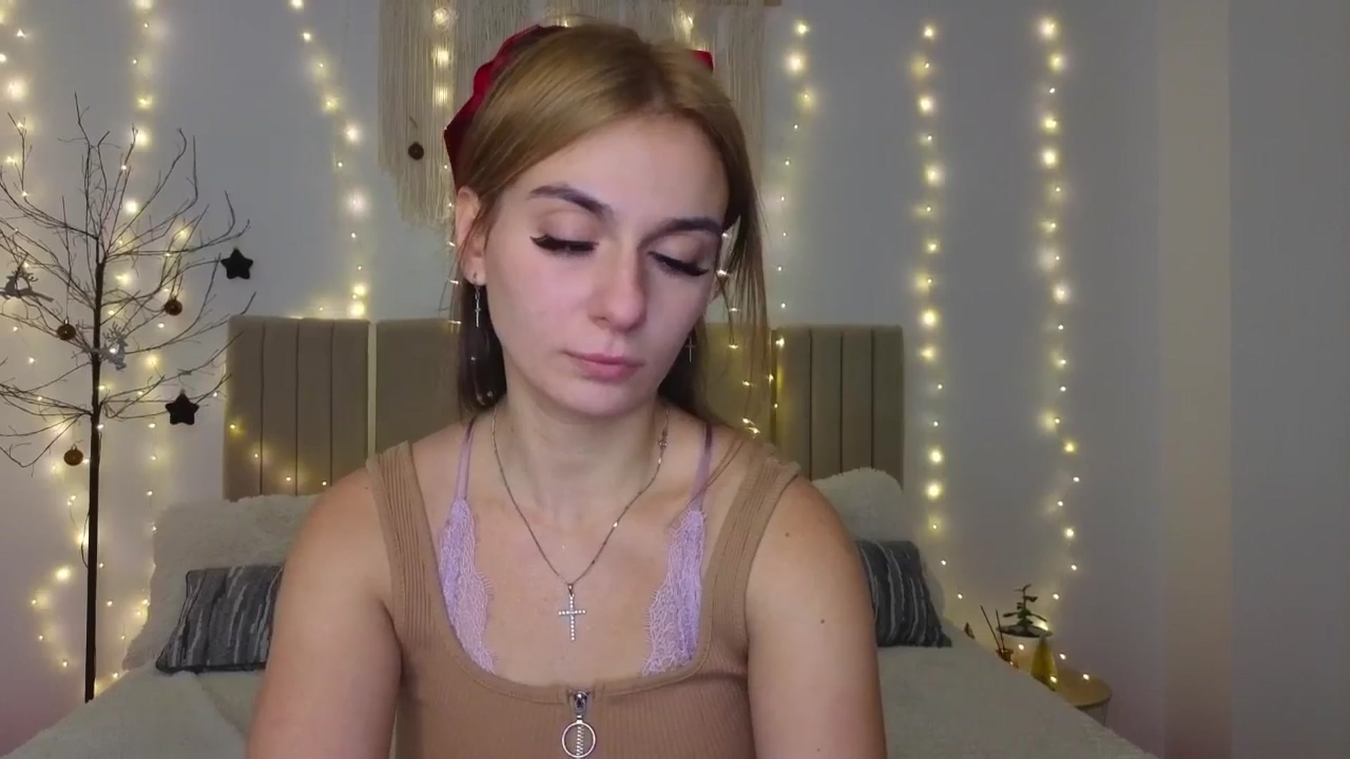 Gallery image thumbnail from M1ss_arina's myfreecams stream on, 01/08/2026, 22:41 image 4 of 20
