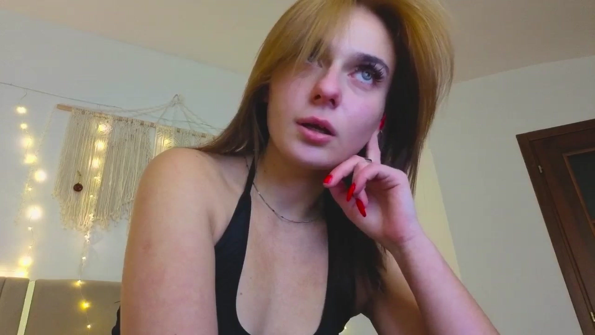 Gallery image thumbnail from M1ss_arina's myfreecams stream on, 01/10/2026, 23:33 image 2 of 20