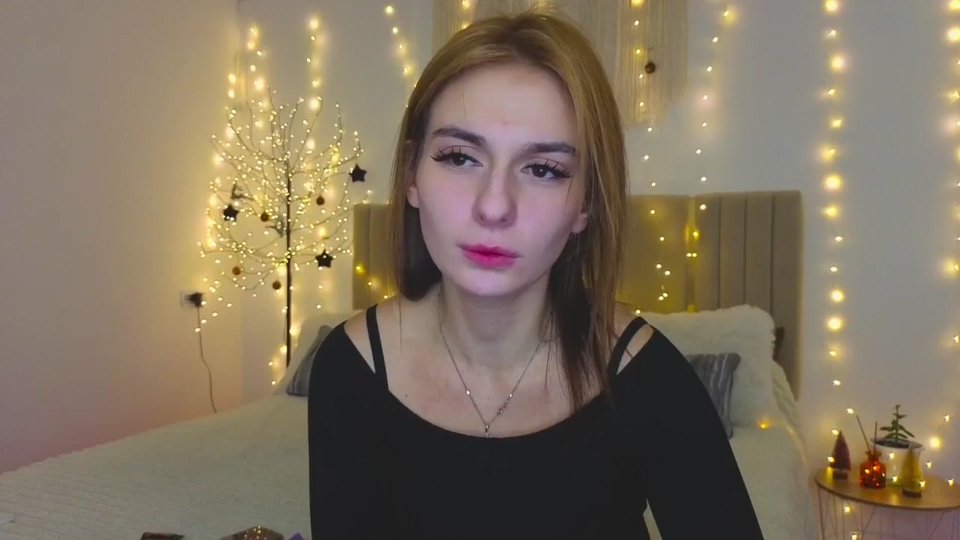 Gallery image thumbnail from M1ss_arina's myfreecams stream on, 01/12/2026, 24:02 image 2 of 20