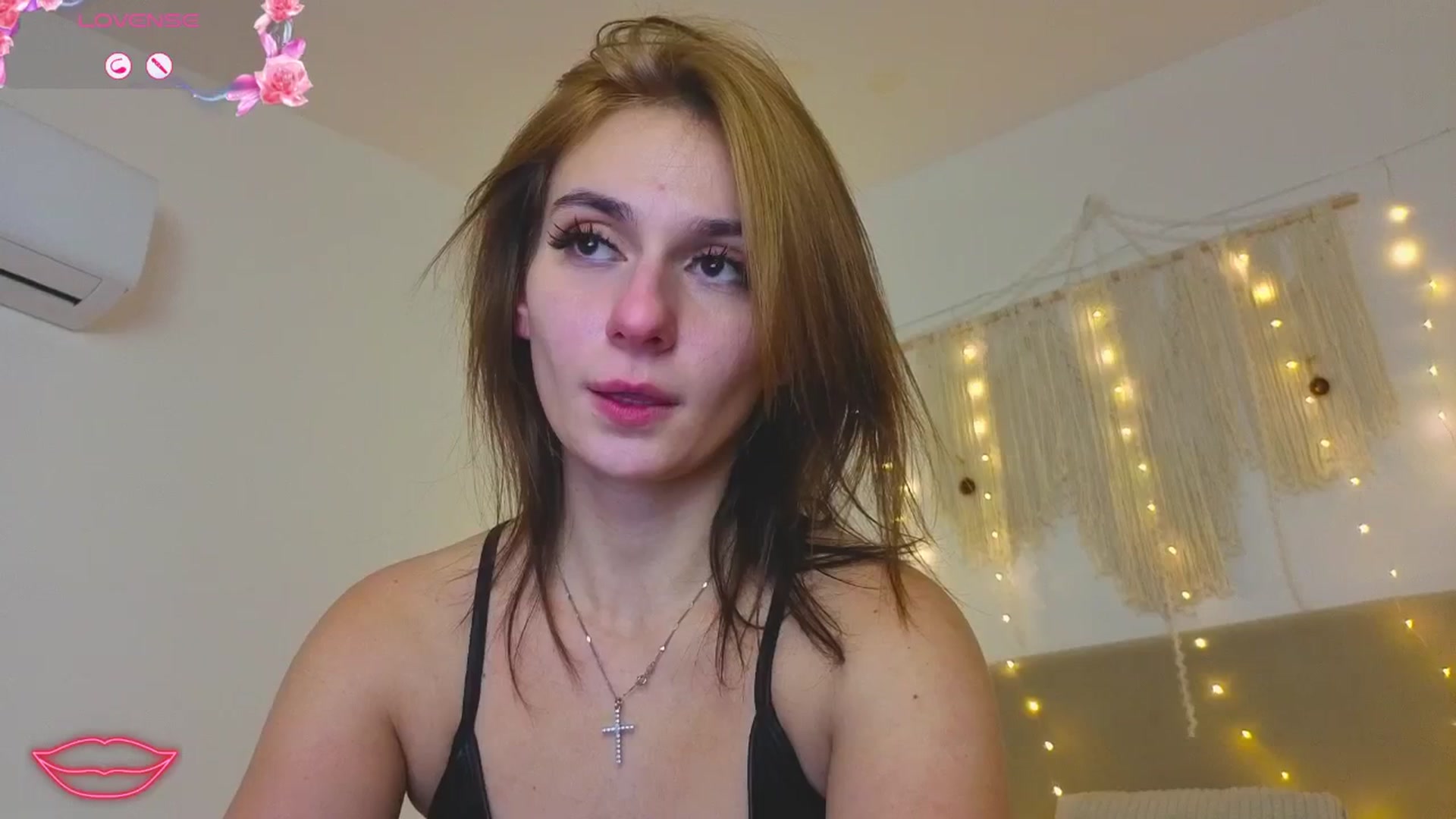 Gallery image thumbnail from M1ss_arina's myfreecams stream on, 01/12/2026, 04:33 image 16 of 20
