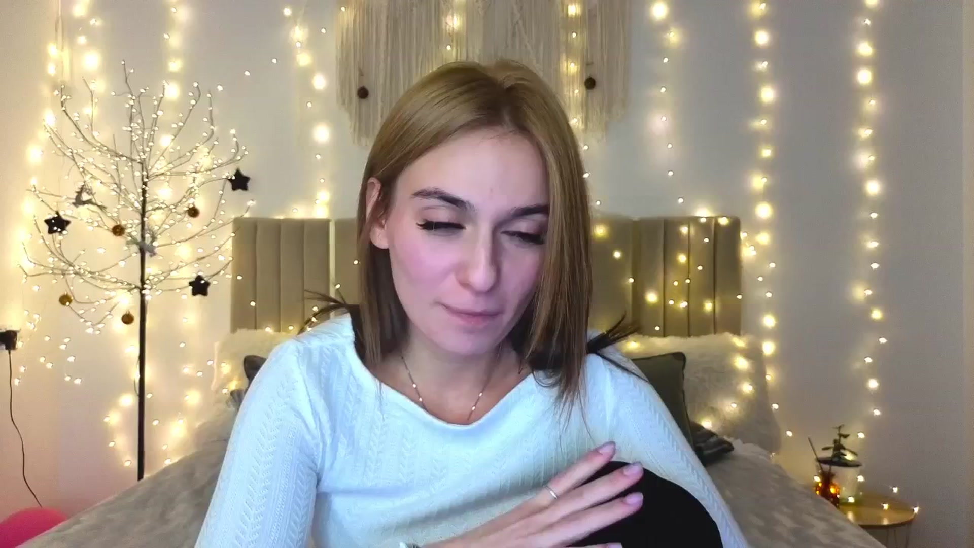 Gallery image thumbnail from M1ss_arina's myfreecams stream on, 01/13/2026, 24:01 image 18 of 20
