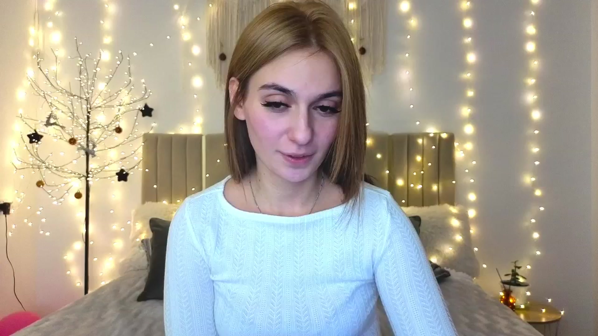 Gallery image thumbnail from M1ss_arina's myfreecams stream on, 01/13/2026, 24:01 image 17 of 20