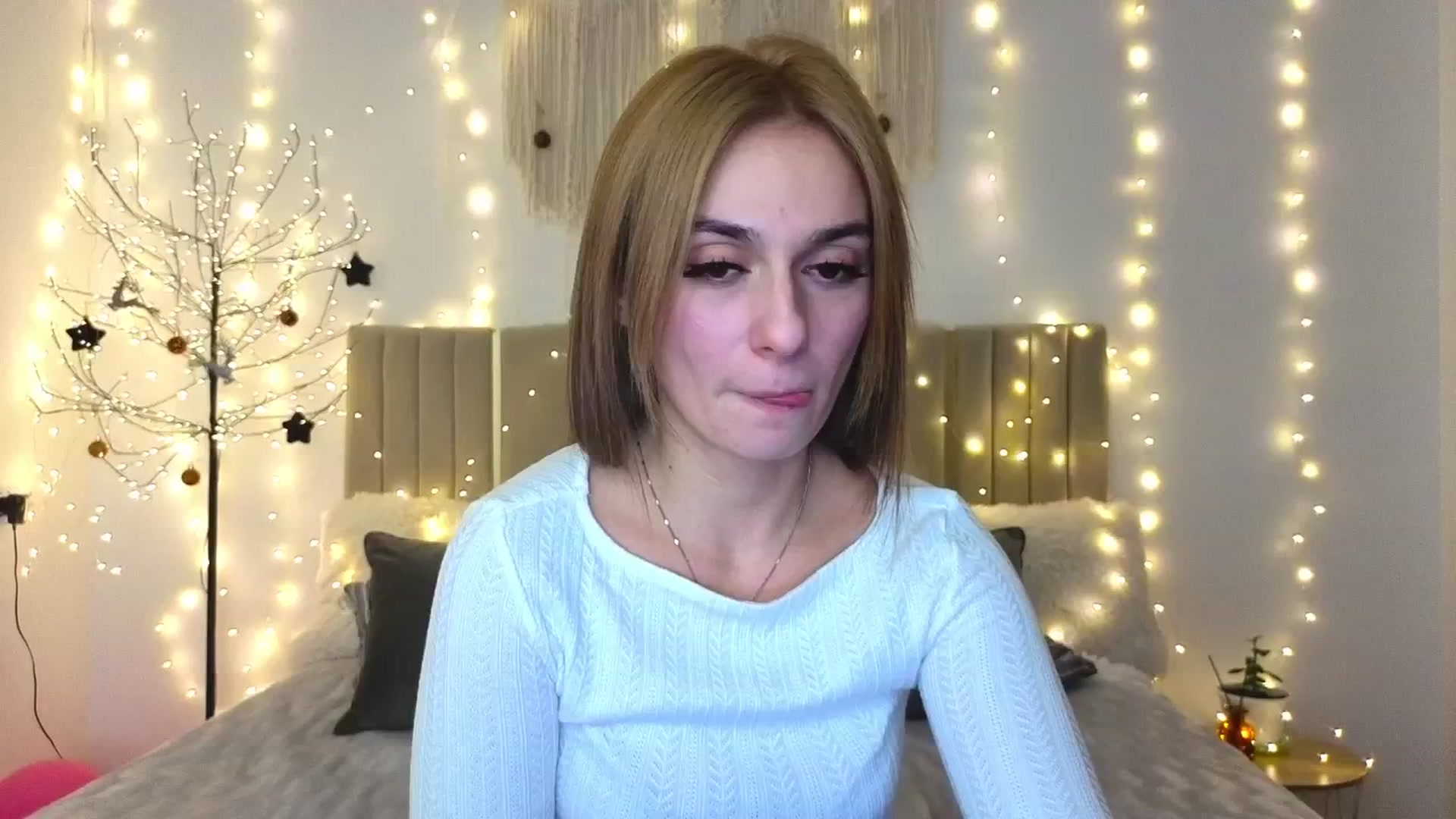 Gallery image thumbnail from M1ss_arina's myfreecams stream on, 01/13/2026, 24:01 image 15 of 20
