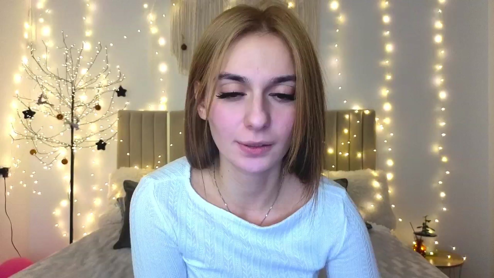 Gallery image thumbnail from M1ss_arina's myfreecams stream on, 01/13/2026, 24:01 image 16 of 20