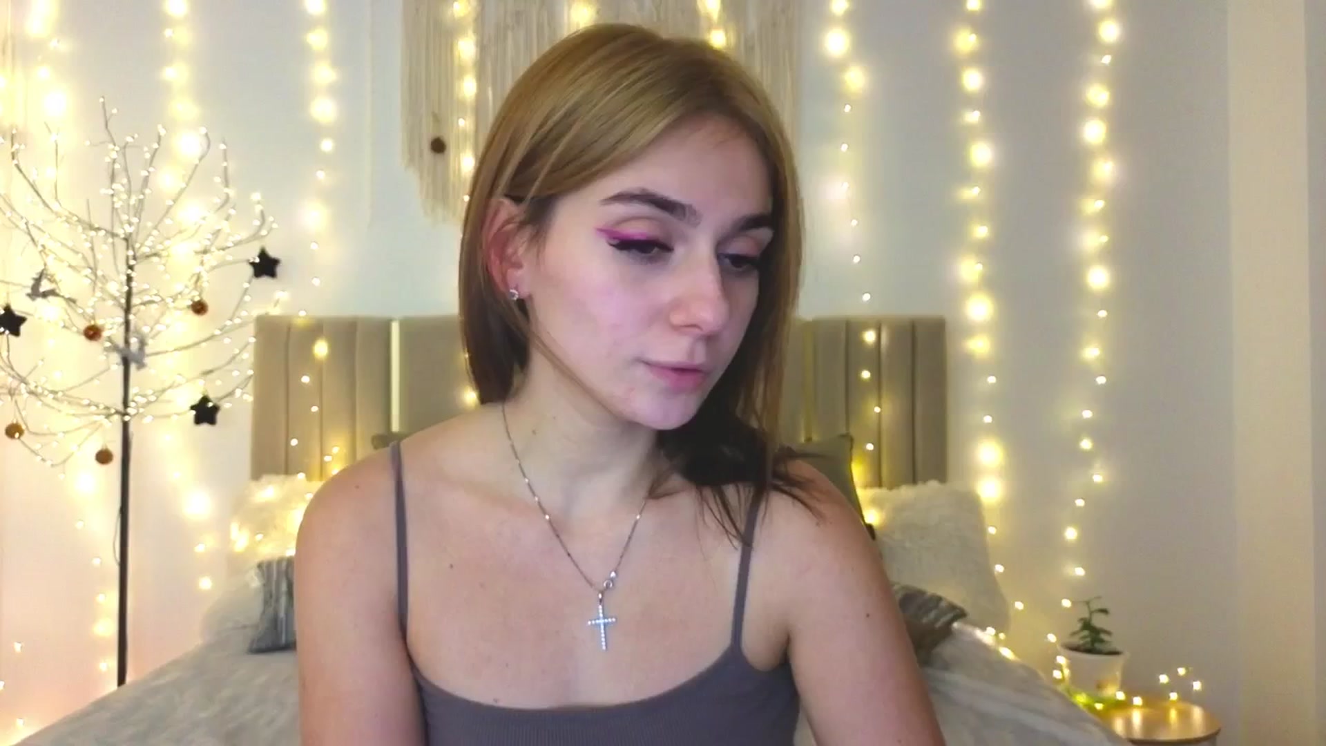 Gallery image thumbnail from M1ss_arina's myfreecams stream on, 01/16/2026, 04:56 image 19 of 20