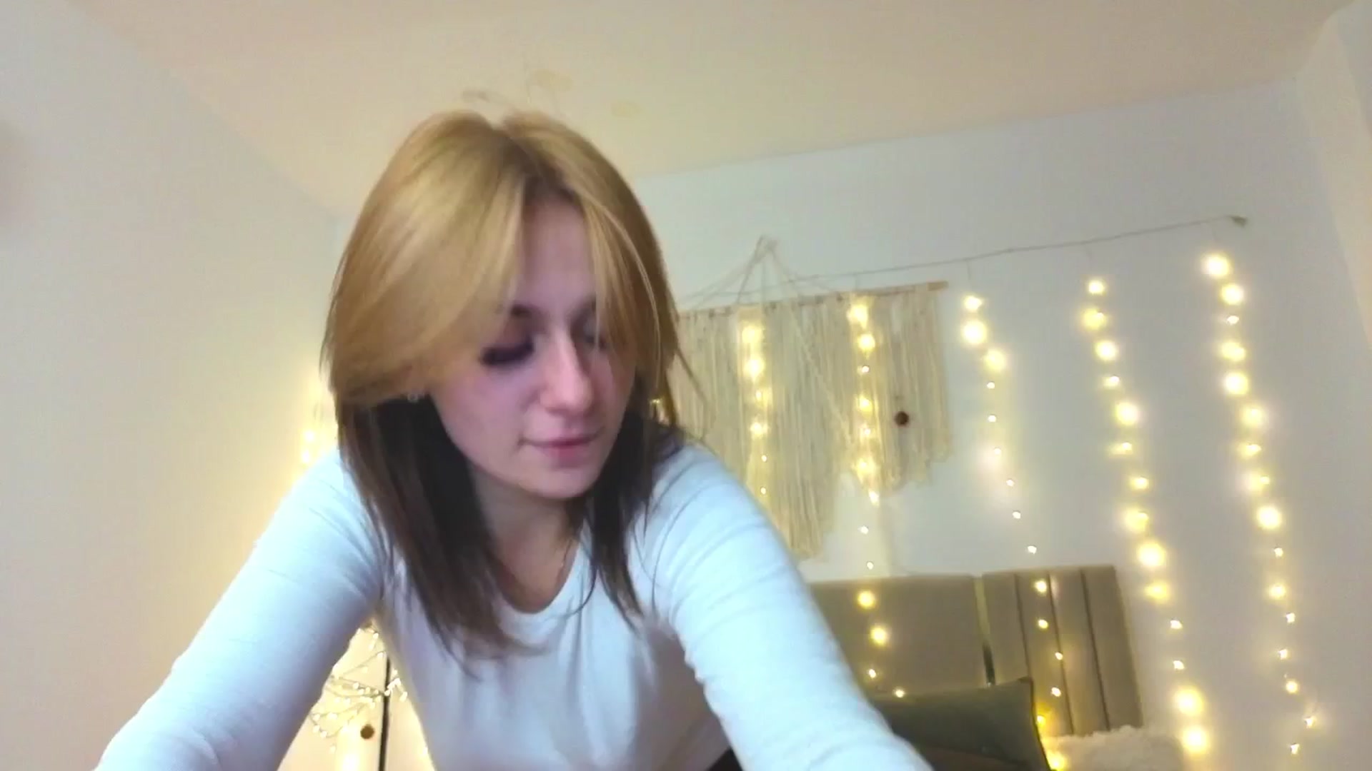 Gallery image thumbnail from M1ss_arina's myfreecams stream on, 01/16/2026, 04:56 image 13 of 20