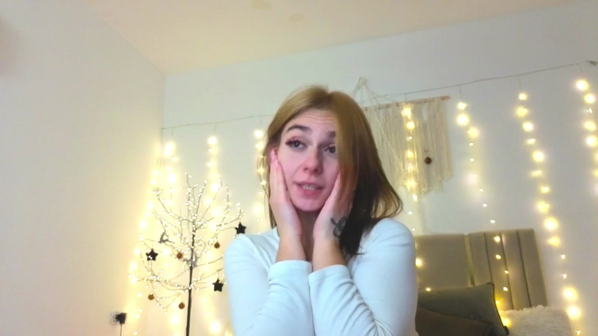 Gallery image thumbnail from M1ss_arina's myfreecams stream on, 01/16/2026, 04:56 image 10 of 20
