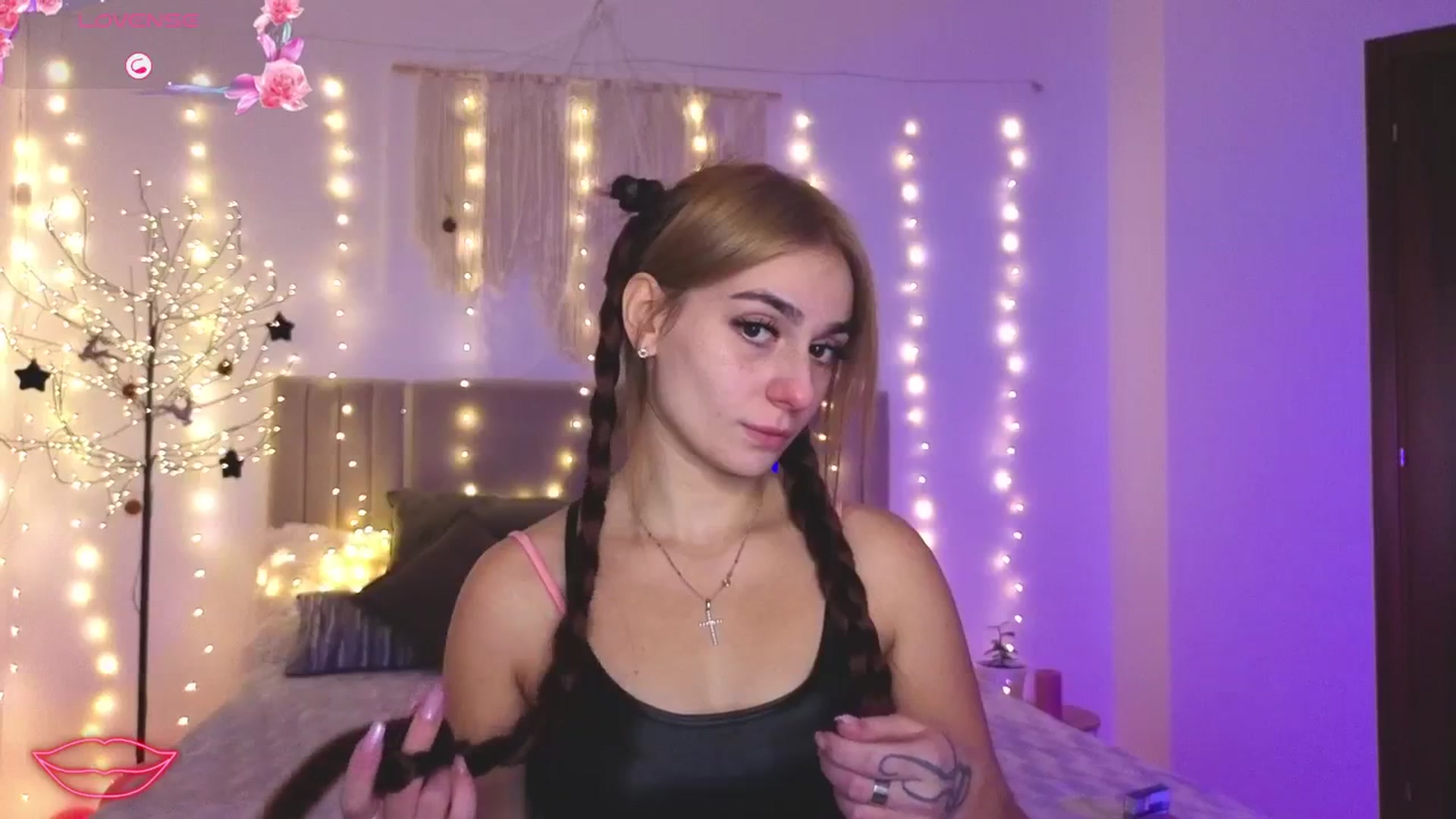 Gallery image thumbnail from M1ss_arina's myfreecams stream on, 01/18/2026, 24:02 image 3 of 20