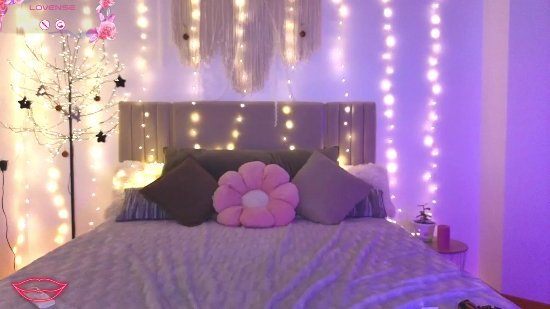 Gallery image thumbnail from M1ss_arina's myfreecams stream on, 01/18/2026, 04:10 image 1 of 20