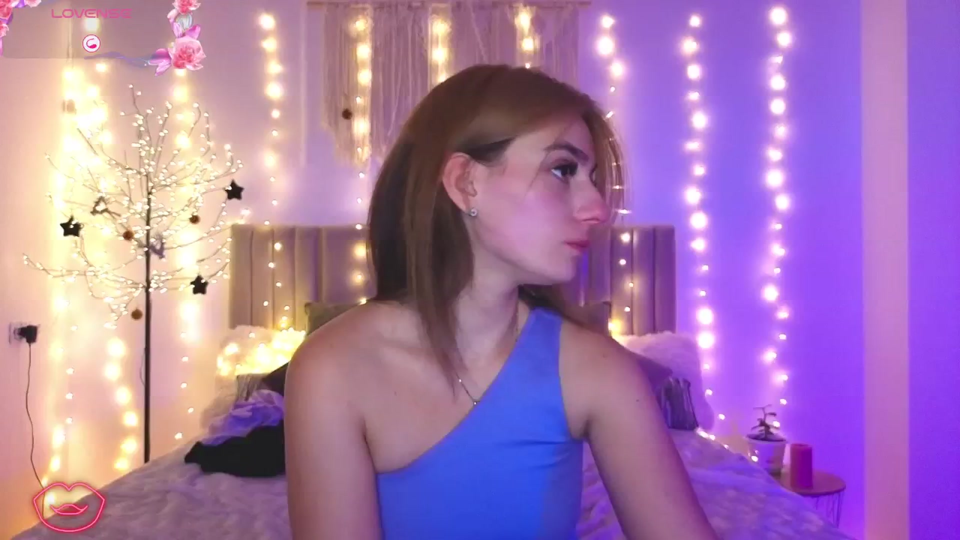 Gallery image thumbnail from M1ss_arina's myfreecams stream on, 01/18/2026, 04:10 image 17 of 20