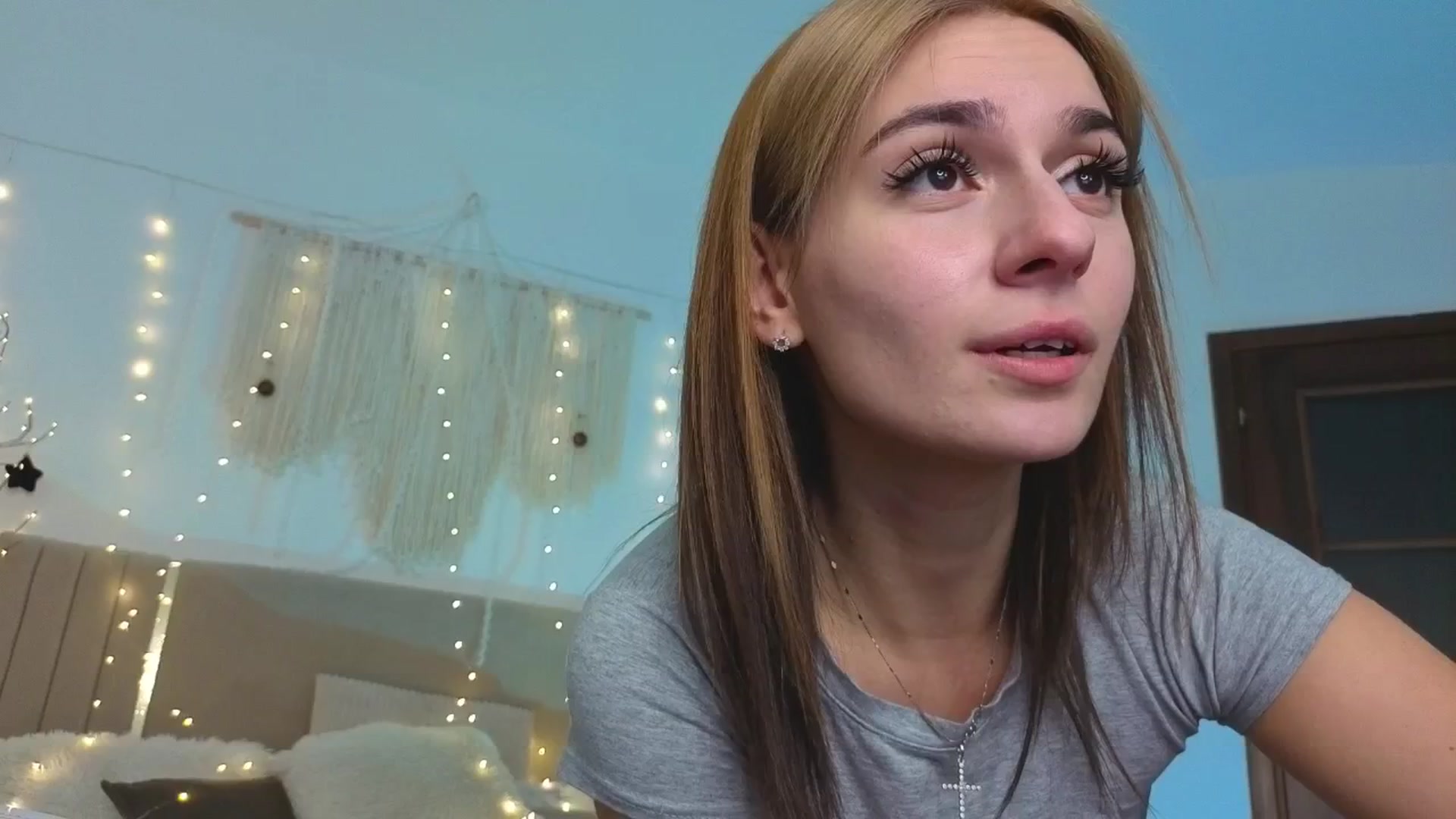 Gallery image thumbnail from M1ss_arina's myfreecams stream on, 01/21/2026, 01:05 image 6 of 20