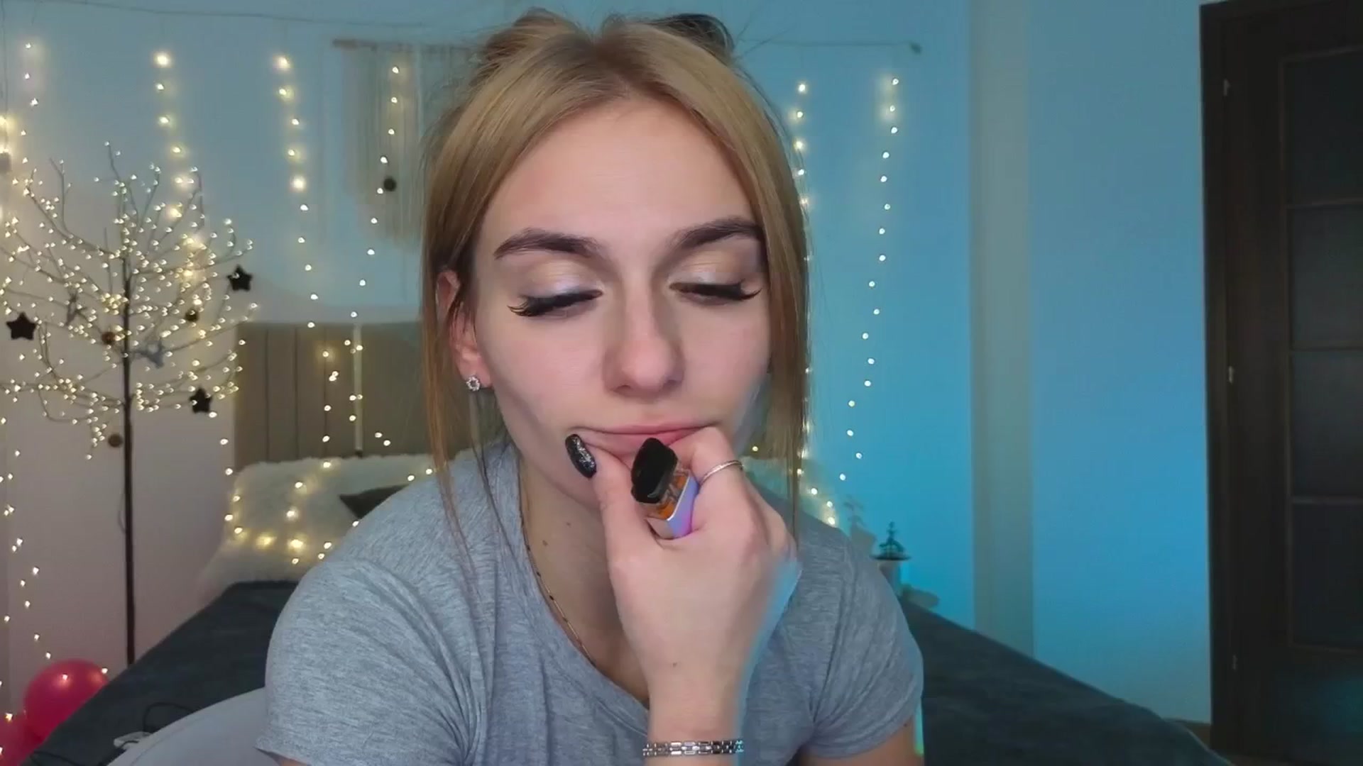 Gallery image thumbnail from M1ss_arina's myfreecams stream on, 01/21/2026, 04:46 image 12 of 20