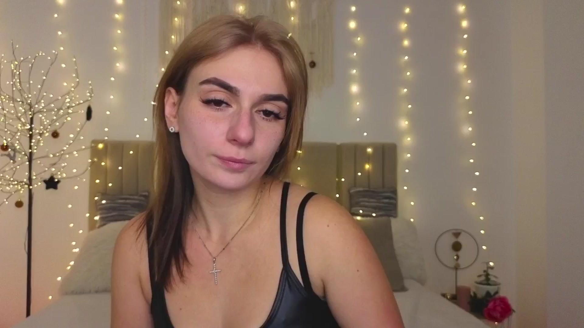 Gallery image thumbnail from M1ss_arina's myfreecams stream on, 01/25/2026, 16:31 image 6 of 20