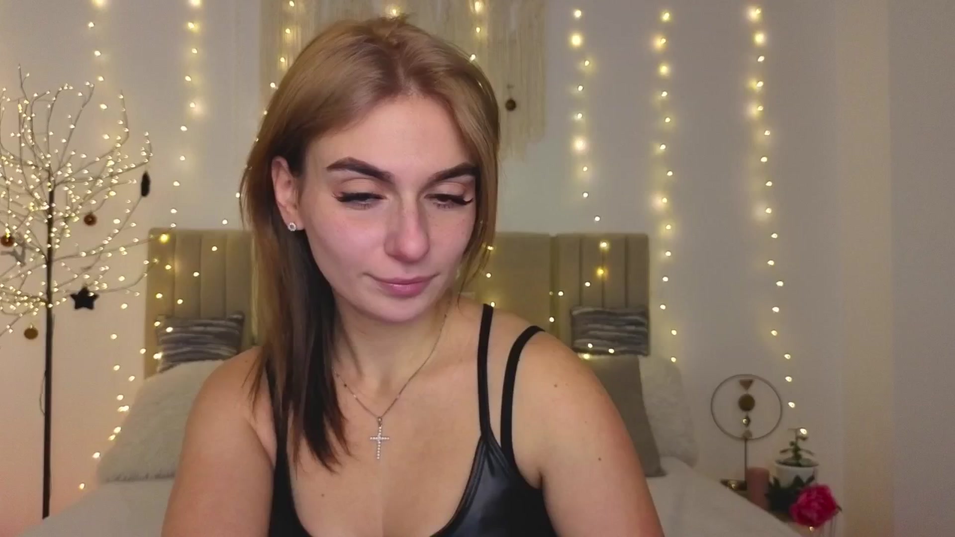 Gallery image thumbnail from M1ss_arina's myfreecams stream on, 01/25/2026, 16:31 image 5 of 20
