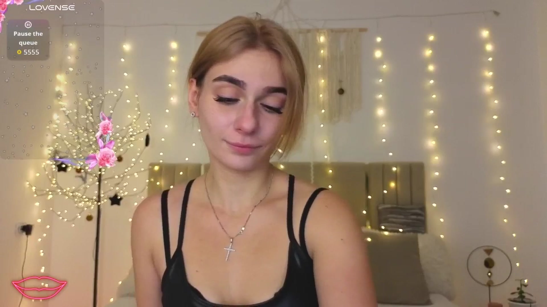 Gallery image thumbnail from M1ss_arina's myfreecams stream on, 01/25/2026, 18:23 image 6 of 20