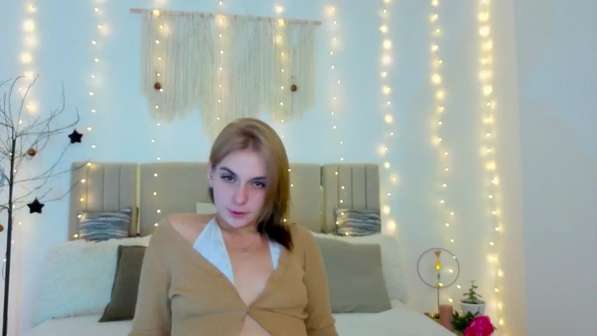 Gallery image thumbnail from M1ss_arina's myfreecams stream on, 01/28/2026, 01:03 image 1 of 20