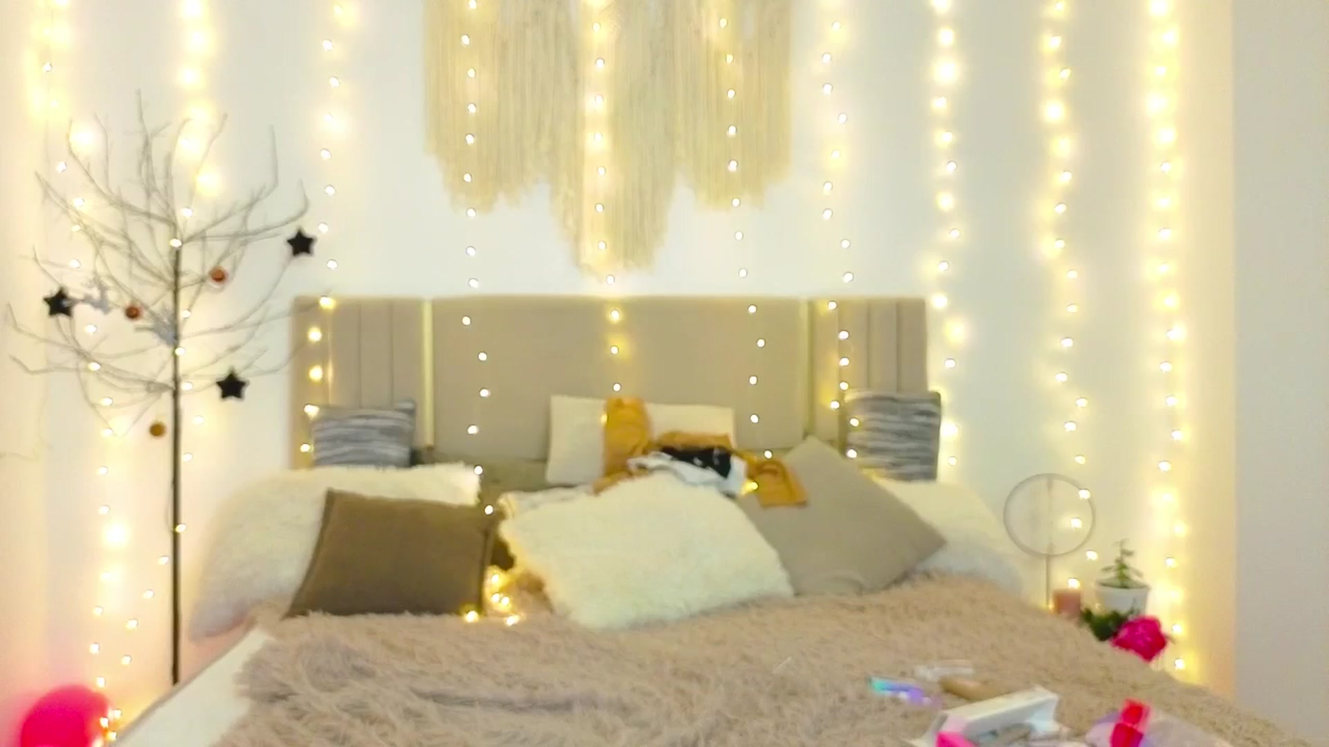 Gallery image thumbnail from M1ss_arina's myfreecams stream on, 02/02/2026, 24:53 image 18 of 20