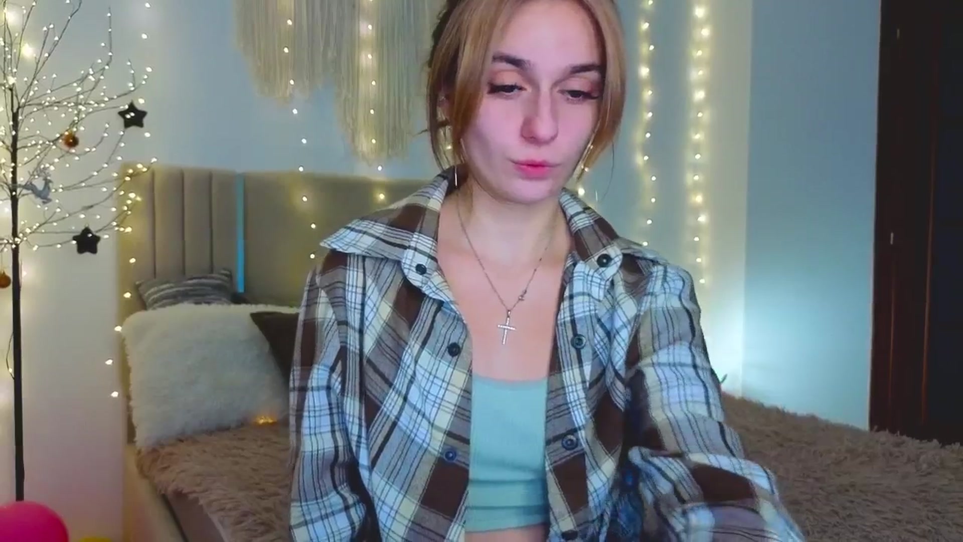 Gallery image thumbnail from M1ss_arina's myfreecams stream on, 02/04/2026, 08:39 image 11 of 20