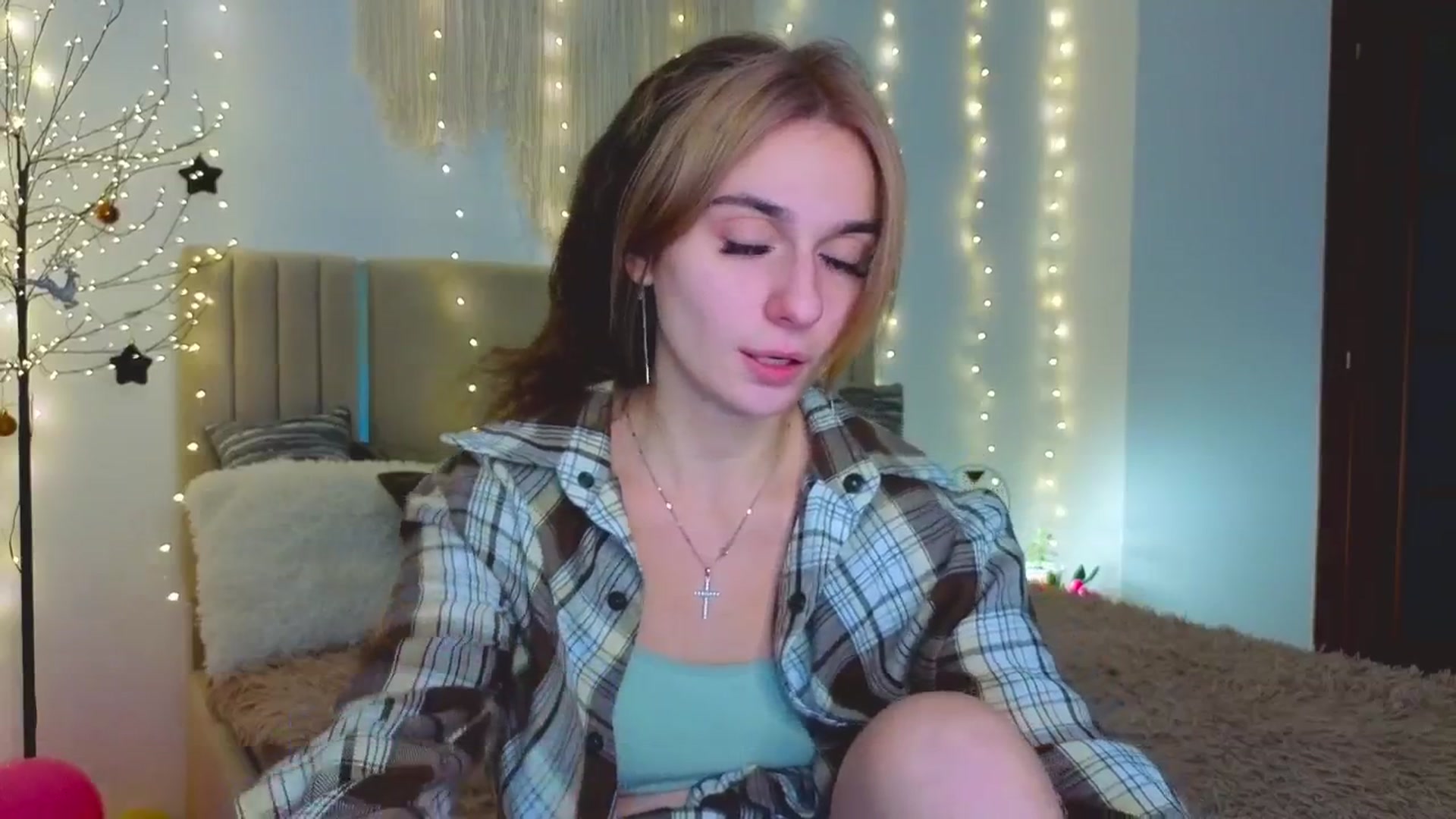 Gallery image thumbnail from M1ss_arina's myfreecams stream on, 02/04/2026, 08:39 image 16 of 20