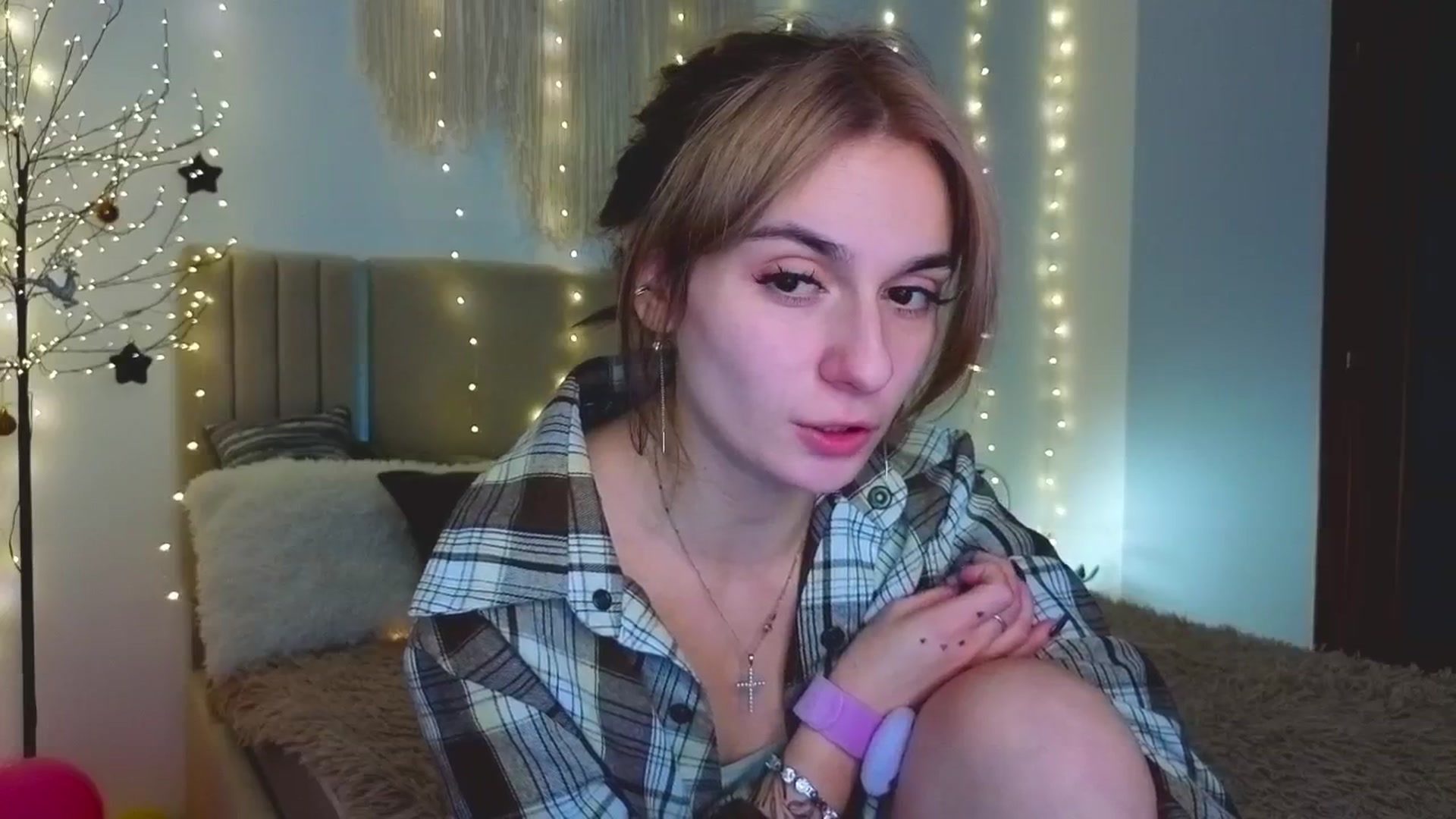 Gallery image thumbnail from M1ss_arina's myfreecams stream on, 02/04/2026, 08:39 image 7 of 20