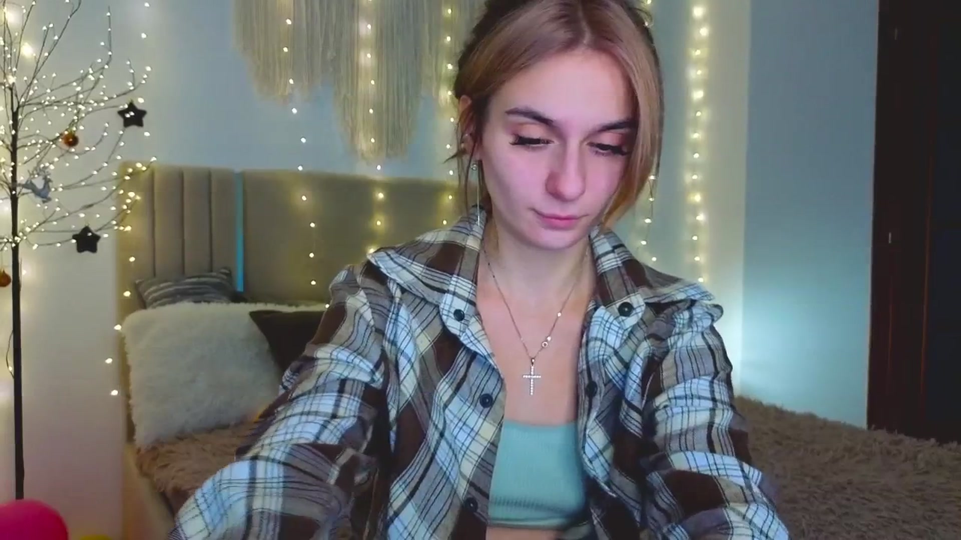 Gallery image thumbnail from M1ss_arina's myfreecams stream on, 02/04/2026, 08:39 image 14 of 20